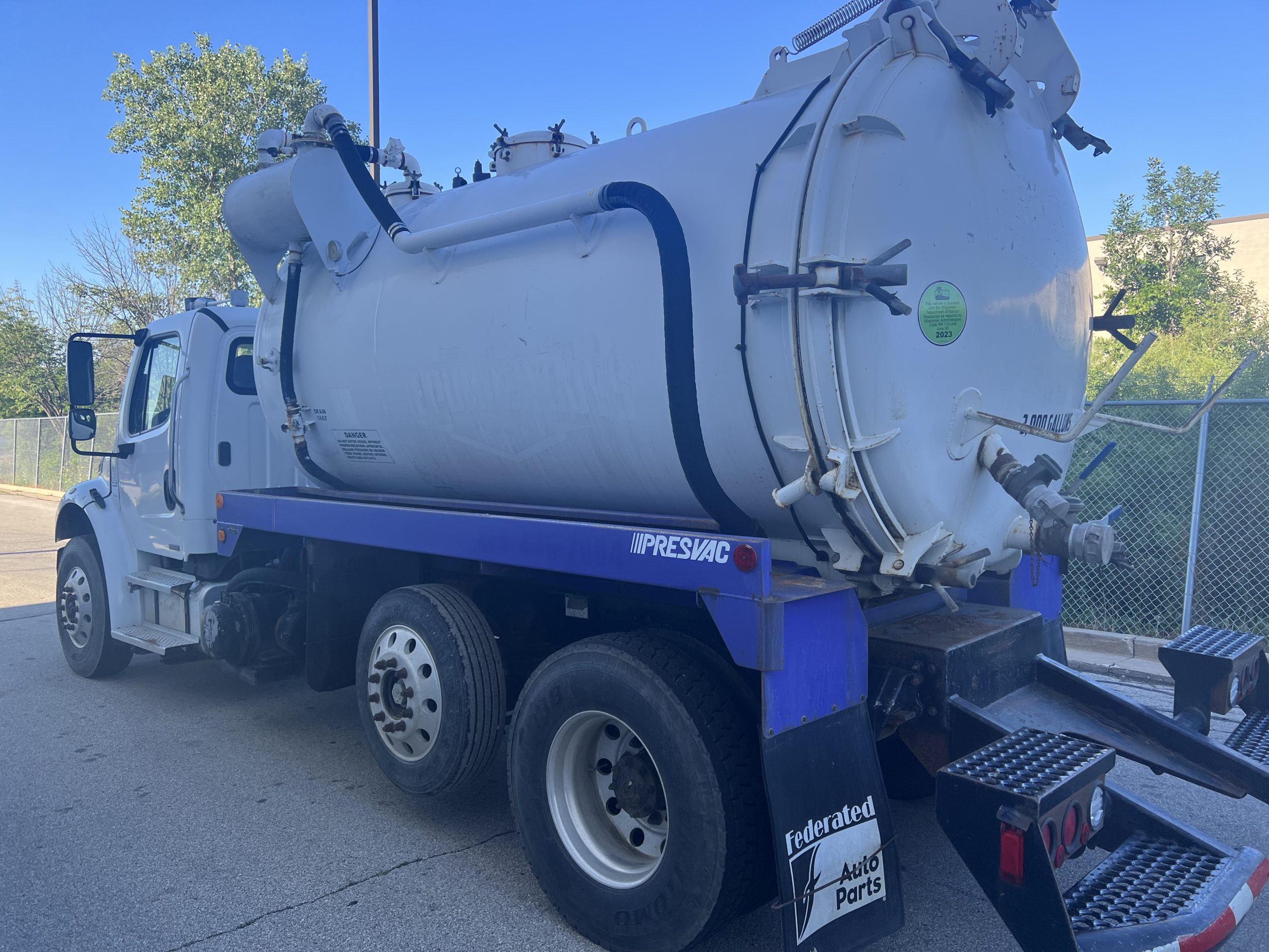 2004 FREIGHTLINER M2106 Lakeside International Trucks