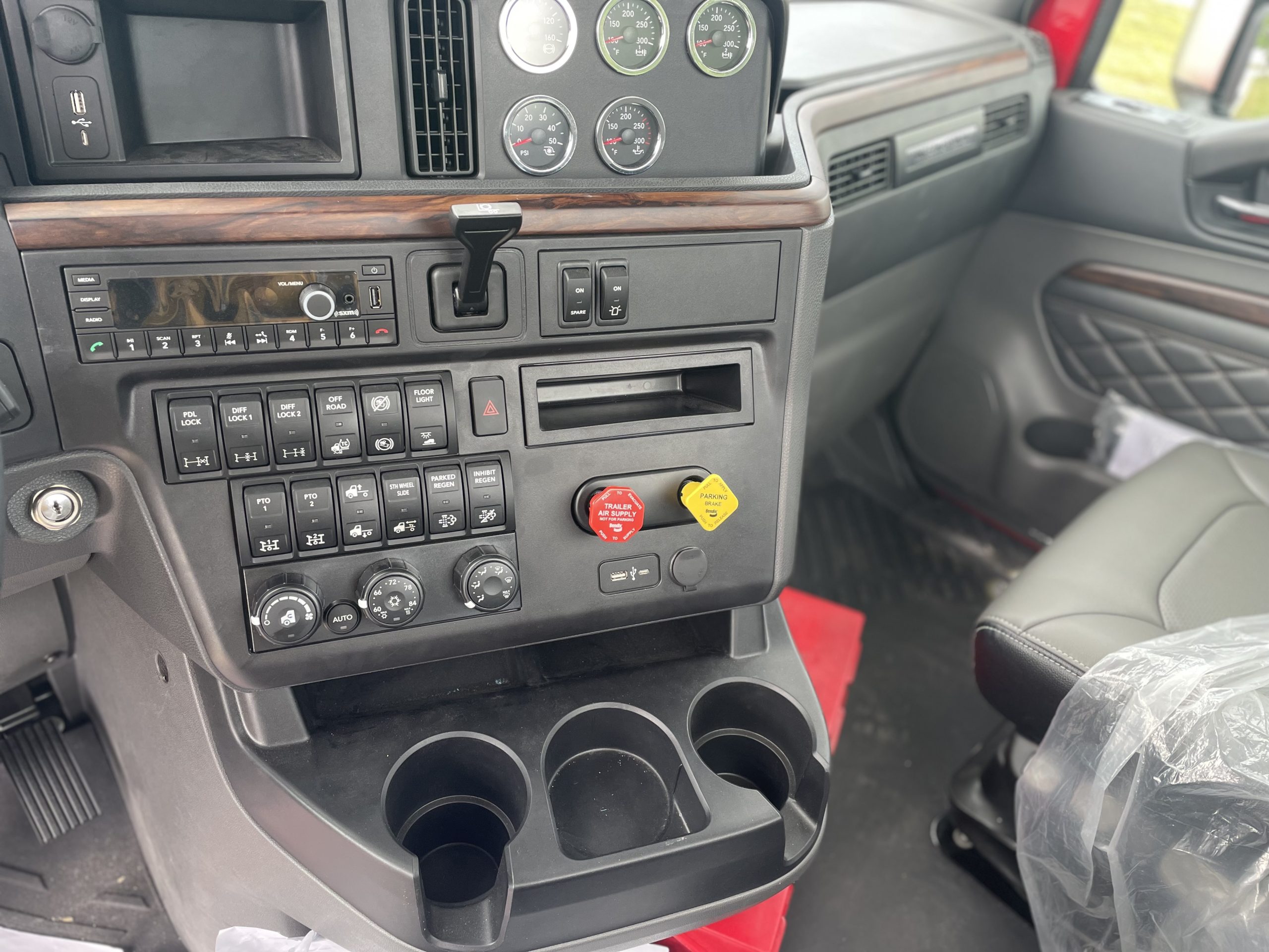 2025 INTERNATIONAL LT625 13968X-09 2025 INTERNATIONAL LT625 13968X-09