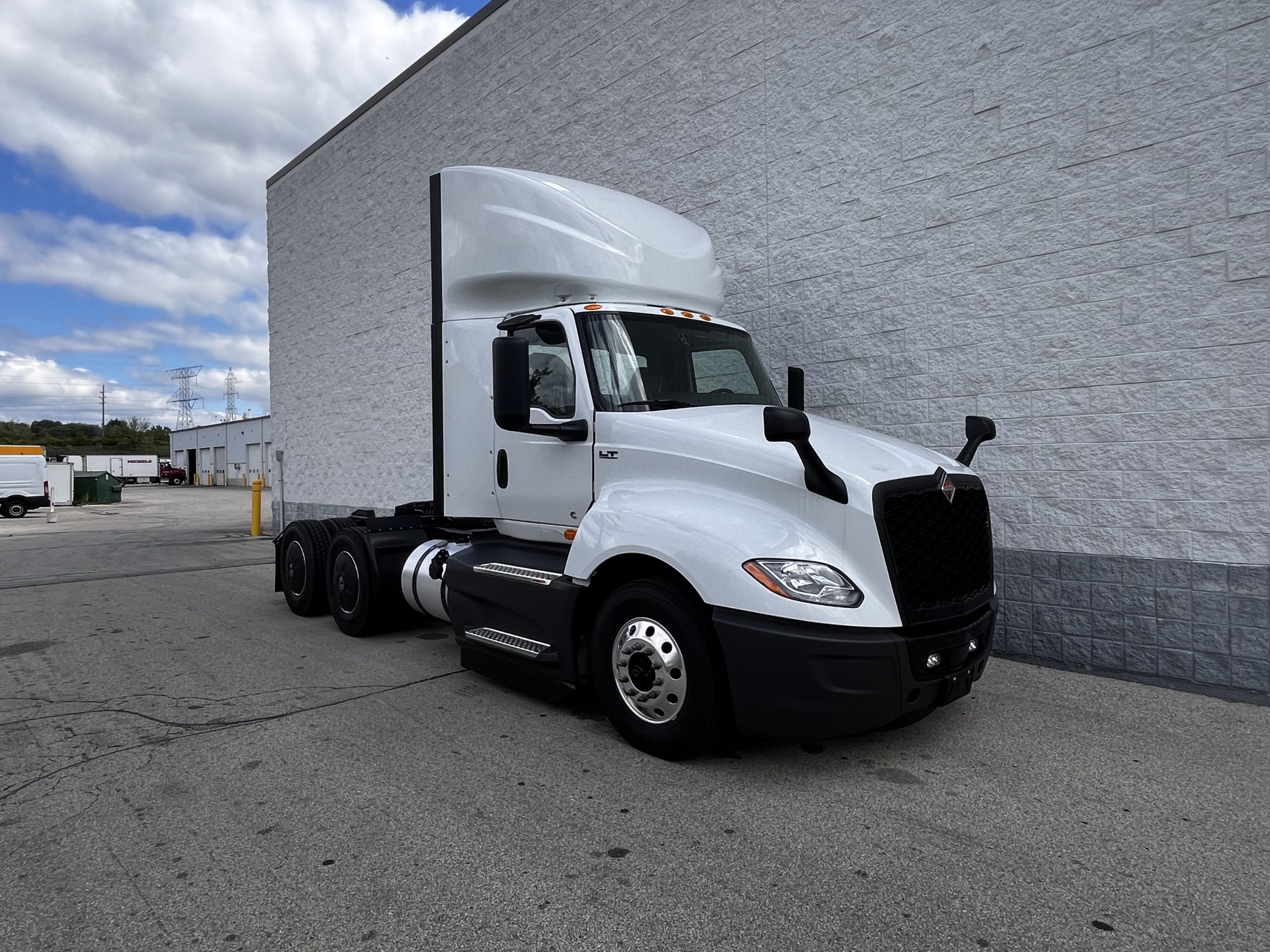 2025 INTERNATIONAL LT625 2025 INTERNATIONAL LT625 - image 1 of 6