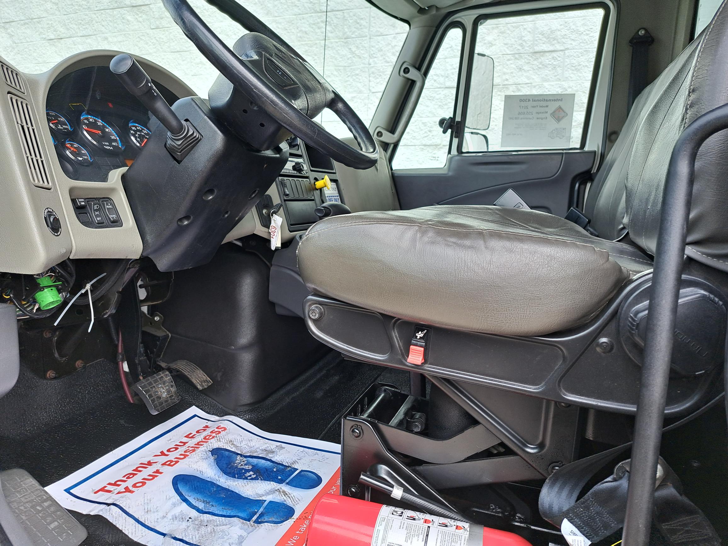 2017 INTERNATIONAL 4300 UT17847-09 2017 INTERNATIONAL 4300 UT17847-09