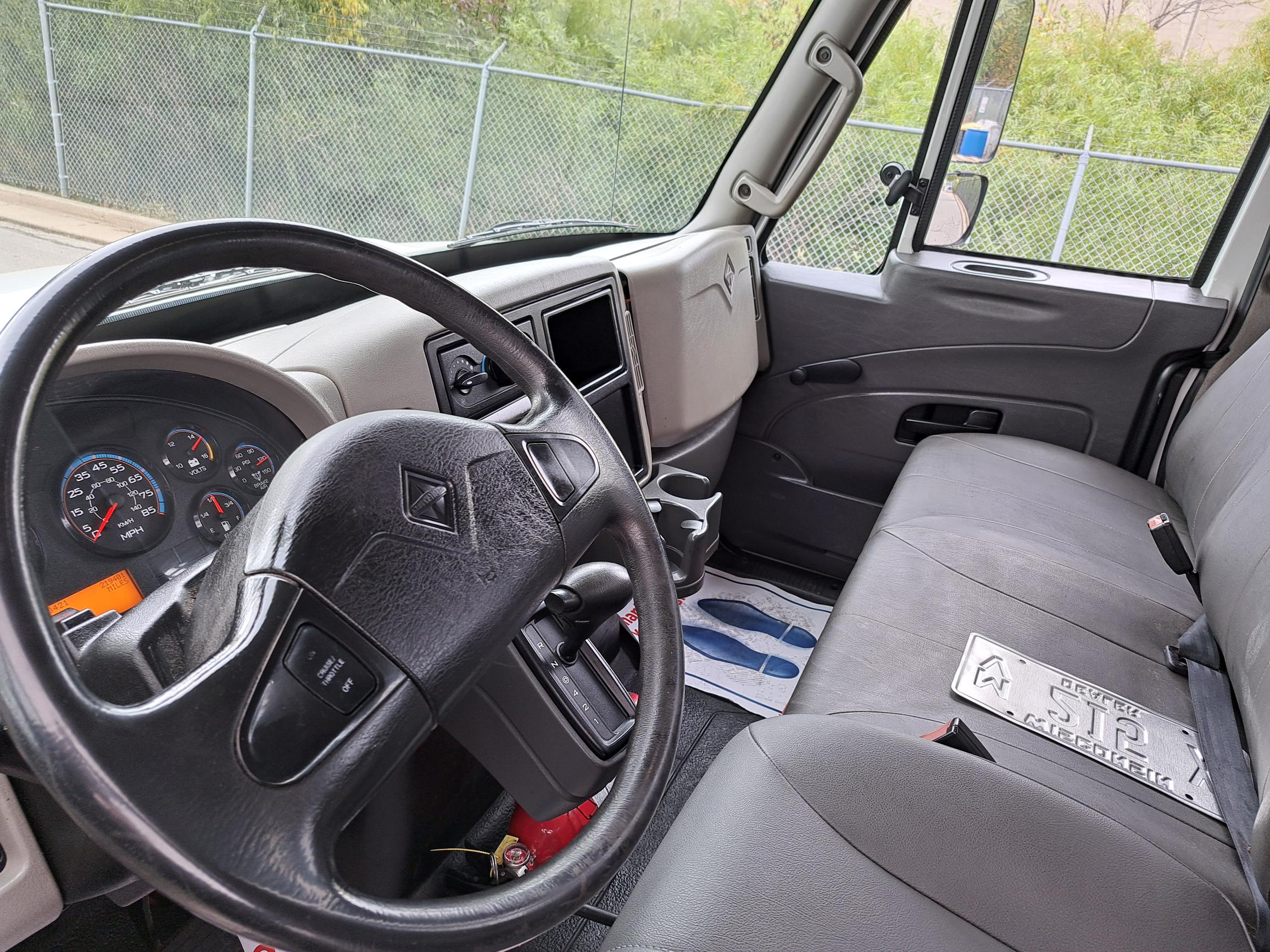 2018 INTERNATIONAL 4300 UT17943-09 2018 INTERNATIONAL 4300 UT17943-09