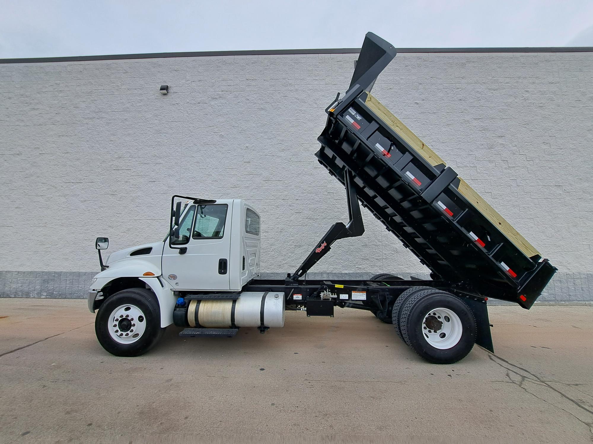 2019 INTERNATIONAL 4300 UT46961-15 2019 INTERNATIONAL 4300 UT46961-15