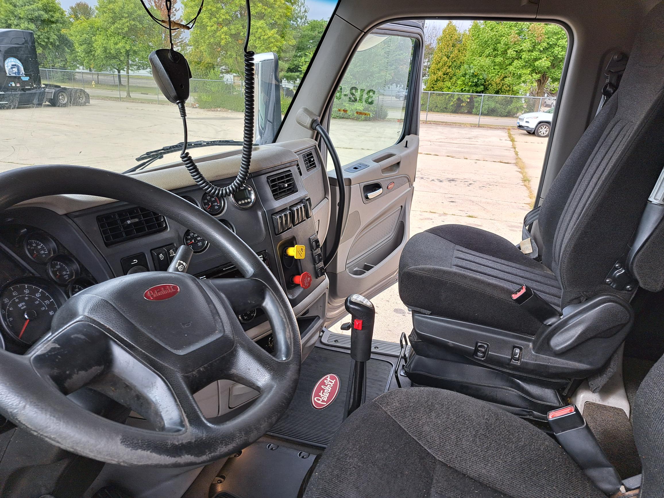 2019 Peterbilt 567 UTC1379-10 2019 Peterbilt 567 UTC1379-10