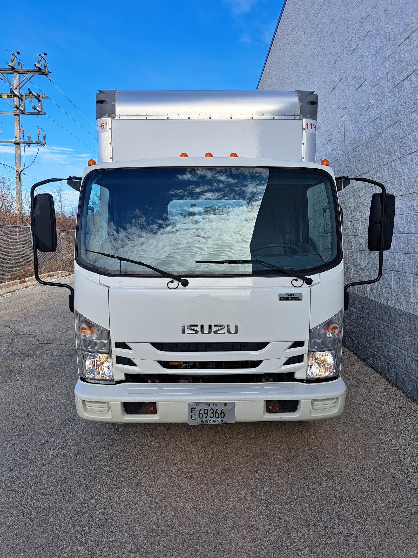 2022 ISUZU NPR - image 5 of 6