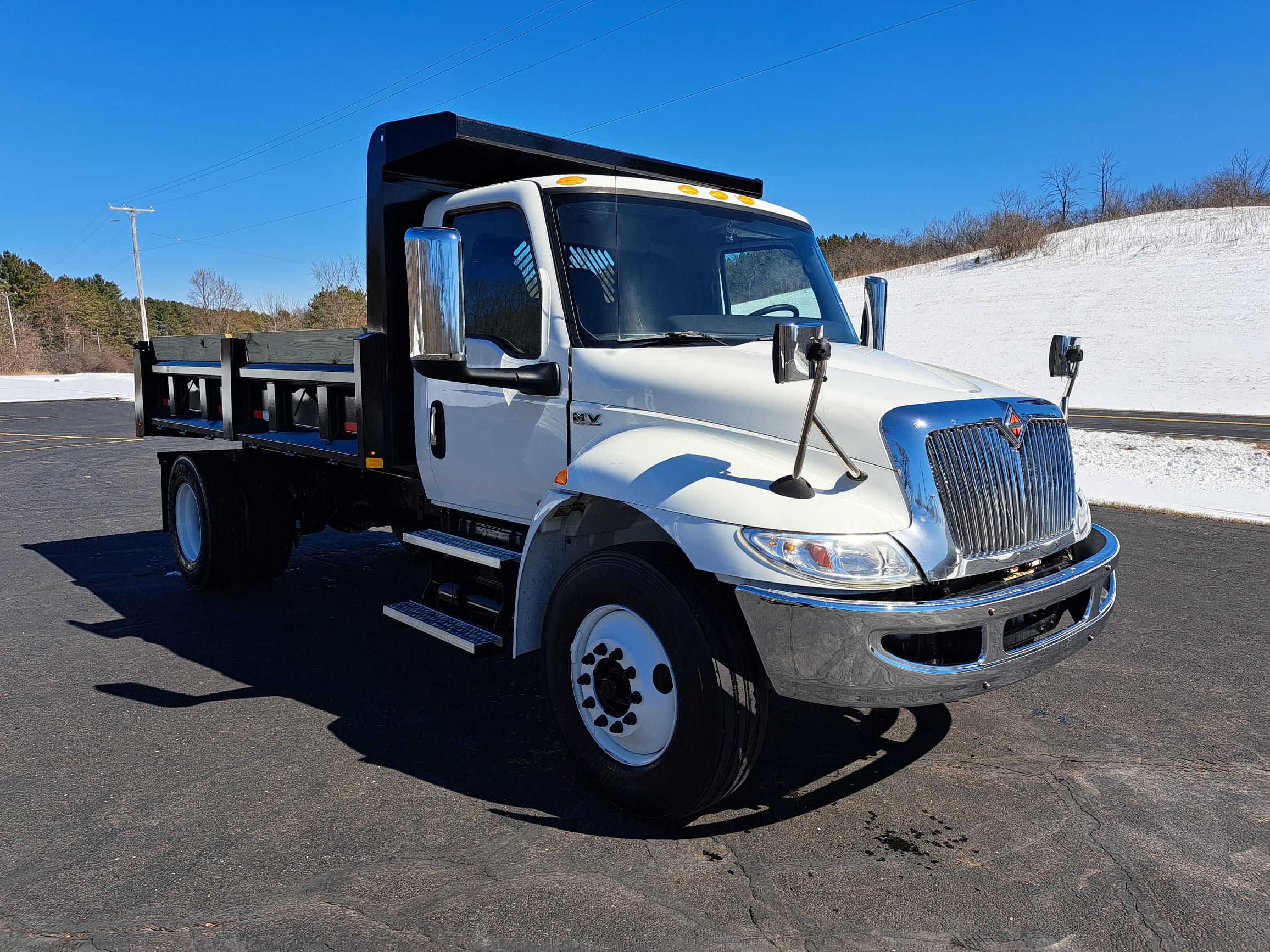 2019 INTERNATIONAL MV607 - image 1 of 6