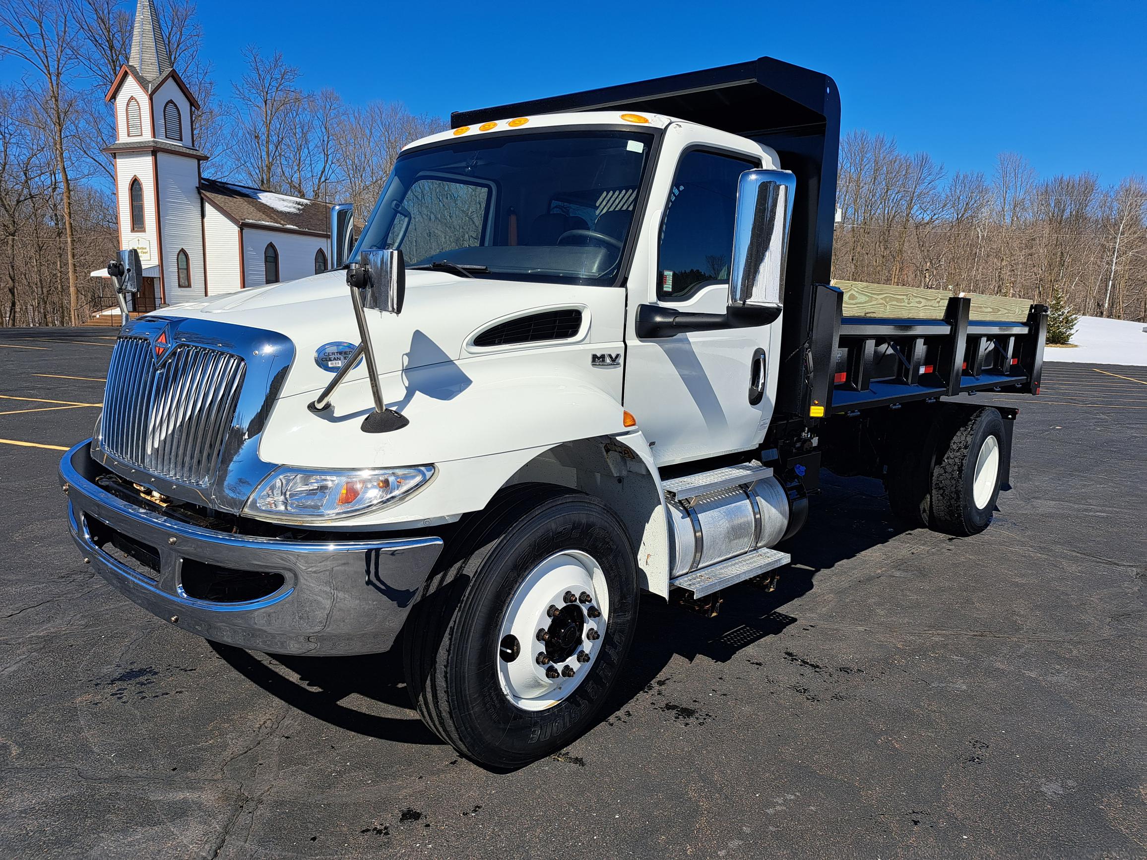 2019 INTERNATIONAL MV607 - image 2 of 6