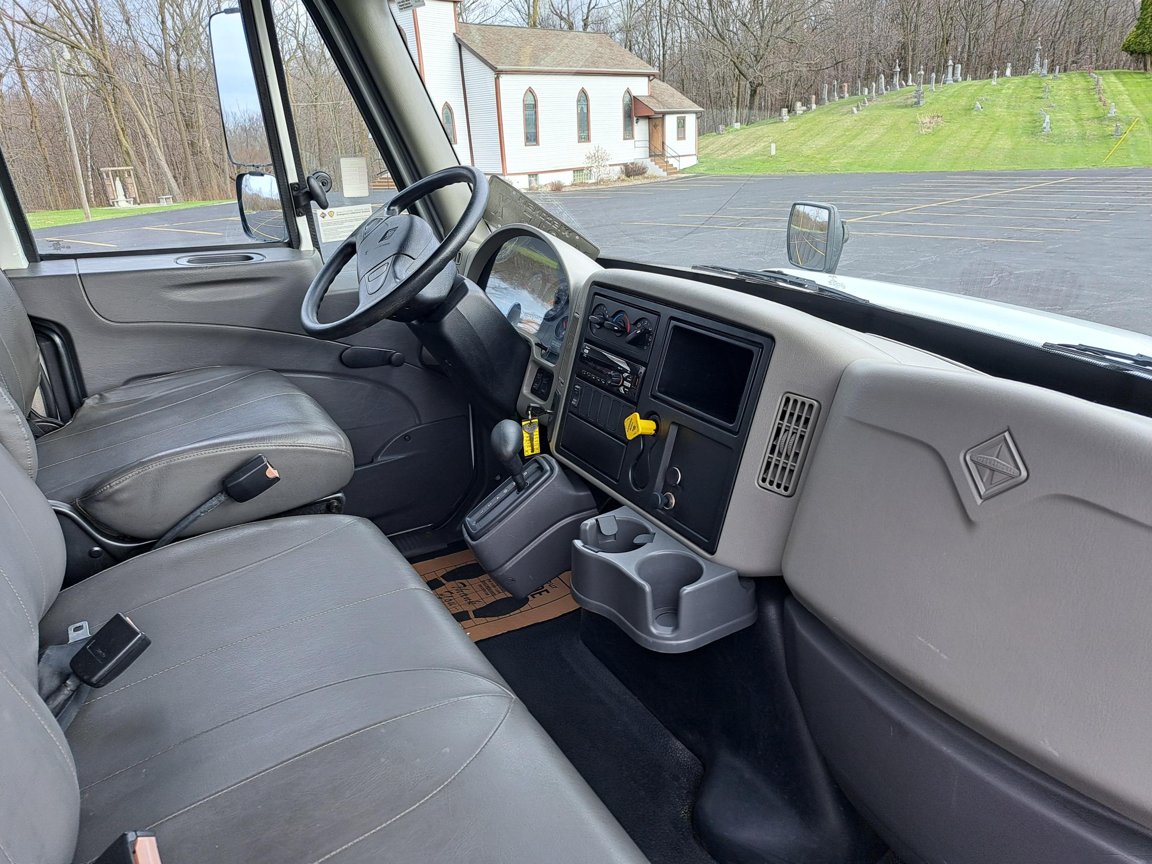 2019 INTERNATIONAL 4300 UT47003-13 2019 INTERNATIONAL 4300 UT47003-13