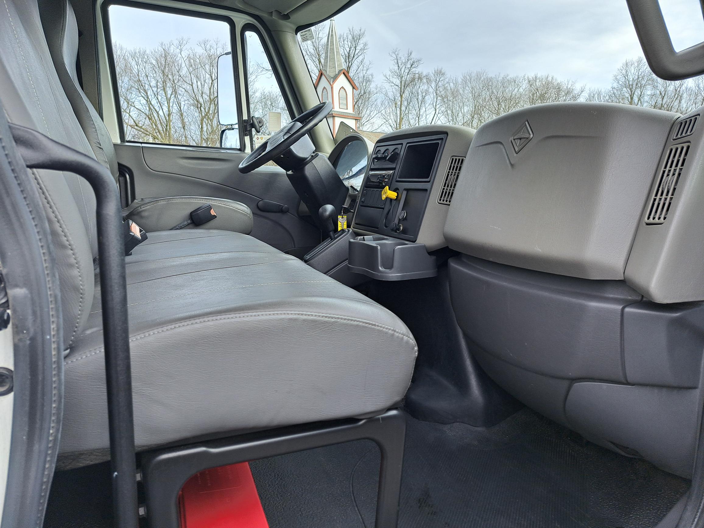 2019 INTERNATIONAL 4300 UT47003-14 2019 INTERNATIONAL 4300 UT47003-14