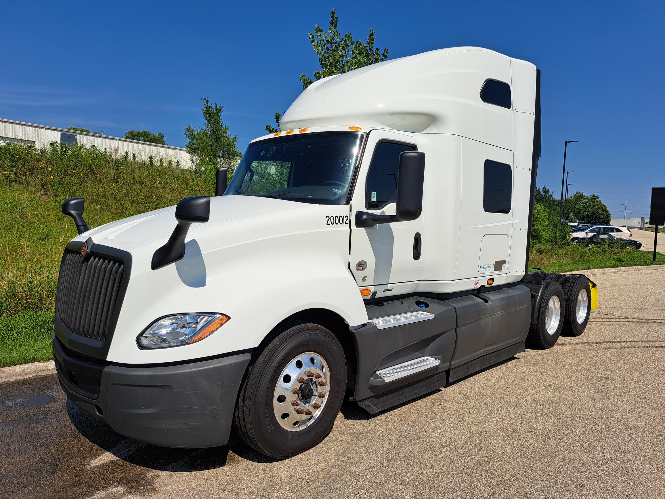 2022 INTERNATIONAL LT625 - image 3 of 6