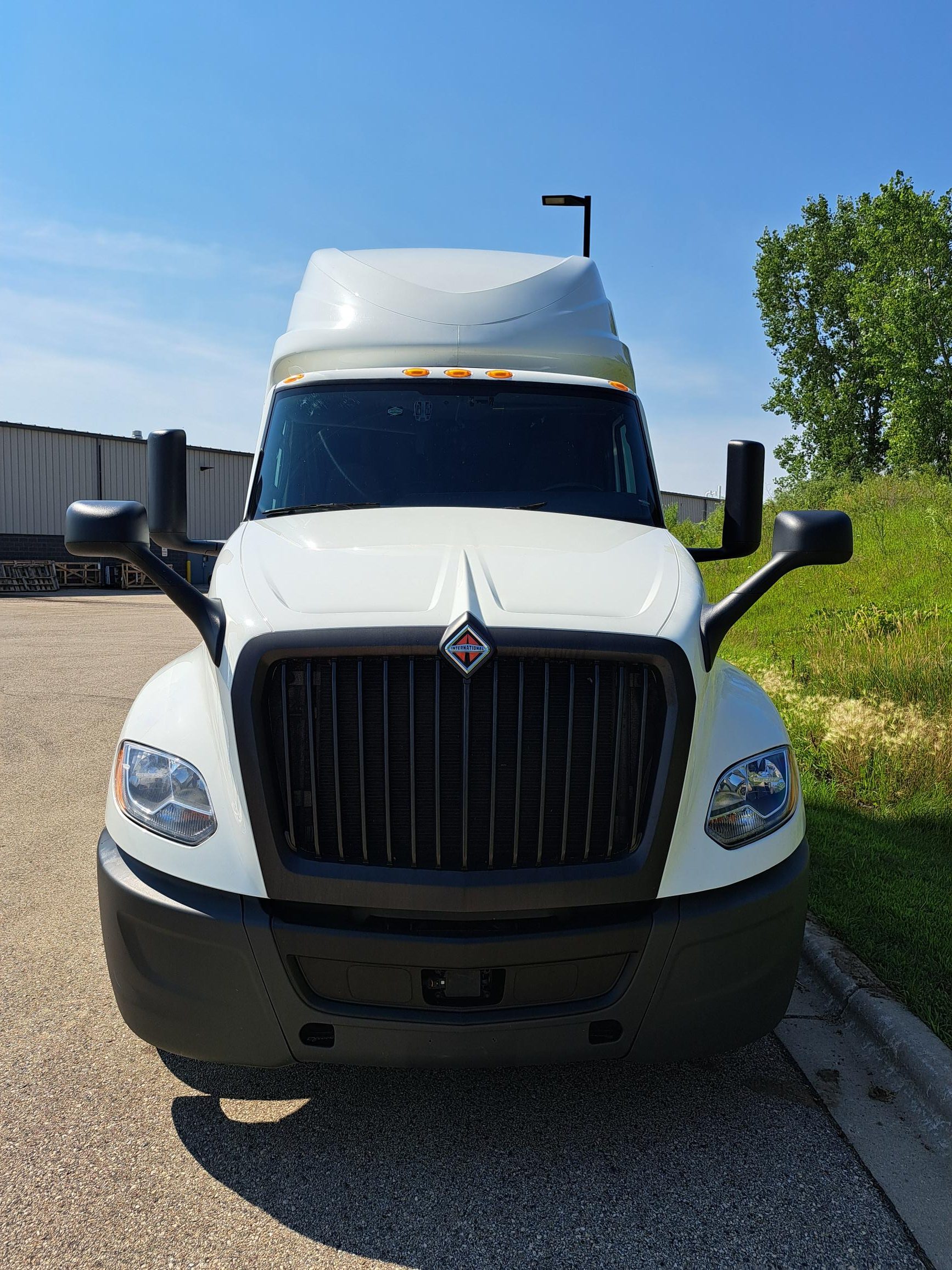 2022 INTERNATIONAL LT625 - image 5 of 6