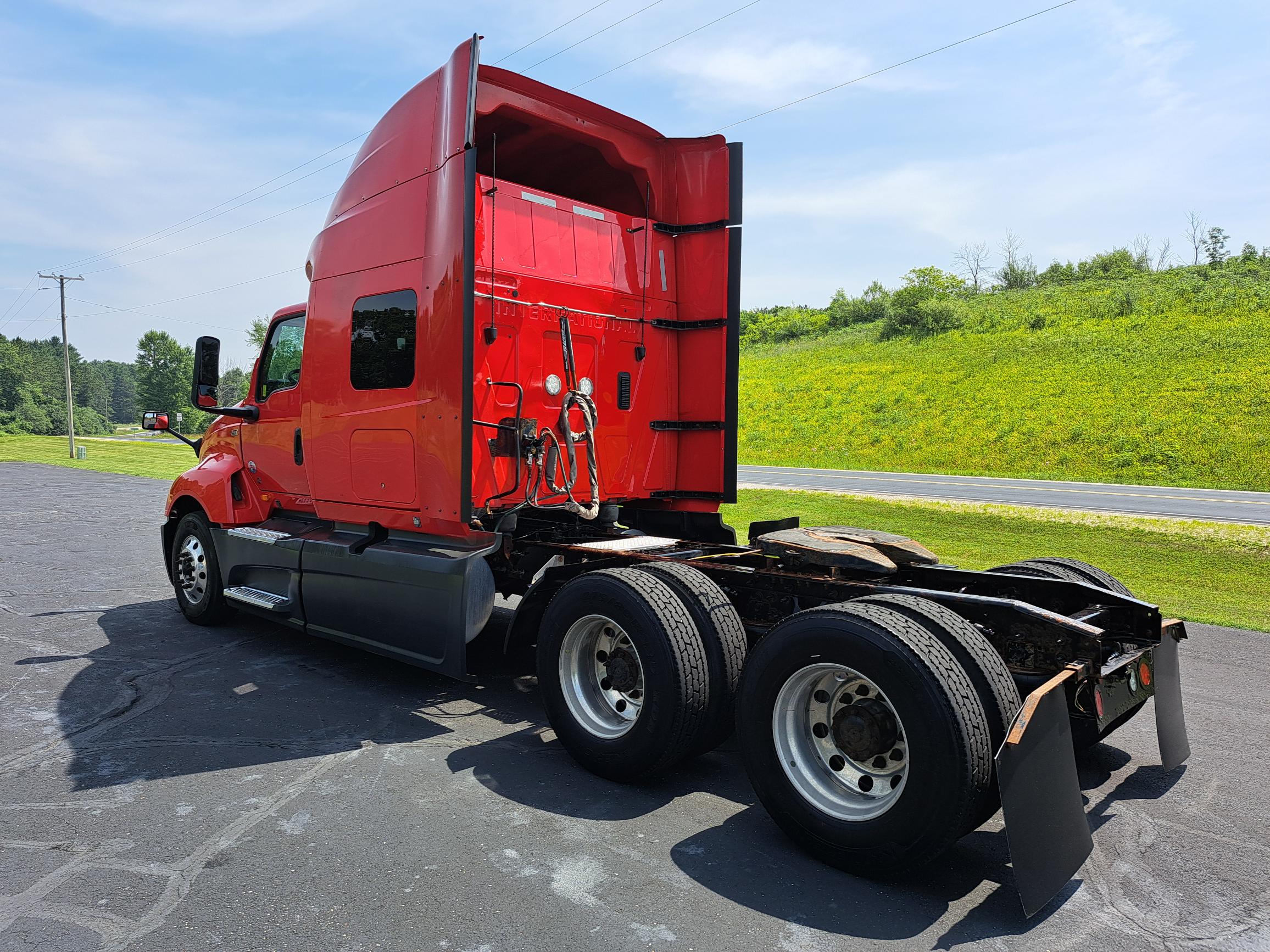 2020 INTERNATIONAL LT625 - image 4 of 6