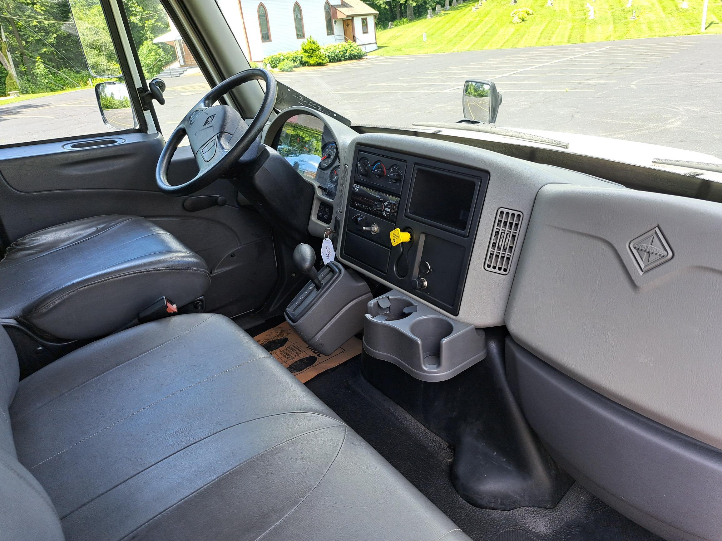 2018 INTERNATIONAL 4300 UT47021-17 2018 INTERNATIONAL 4300 UT47021-17