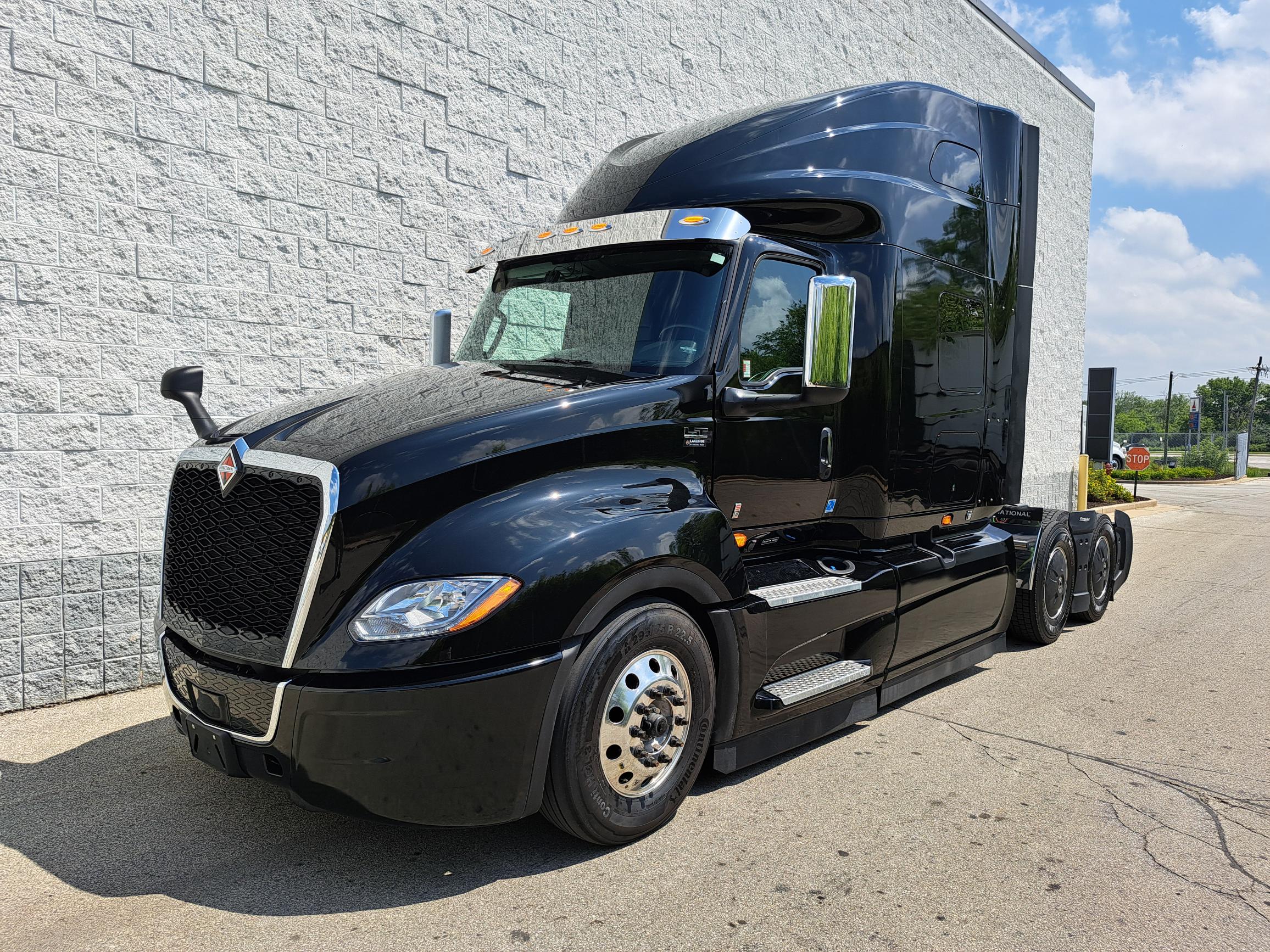 2024 INTERNATIONAL LT625 - image 3 of 6