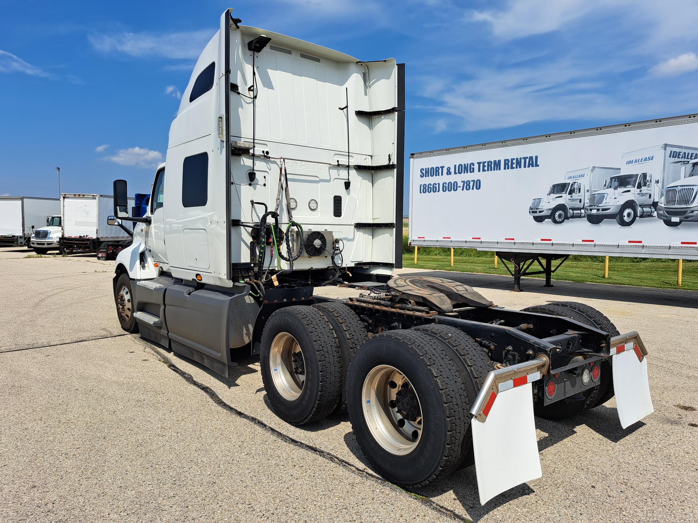 2021 INTERNATIONAL LT625 - image 4 of 6