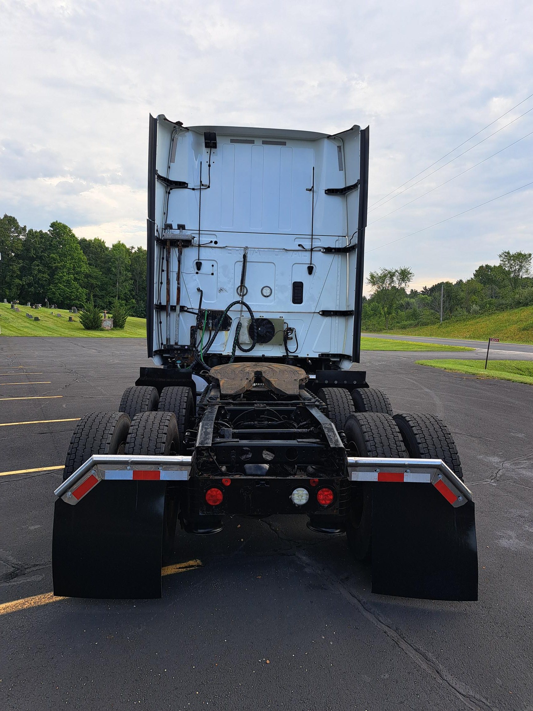 2021 International LT625 - image 6 of 6