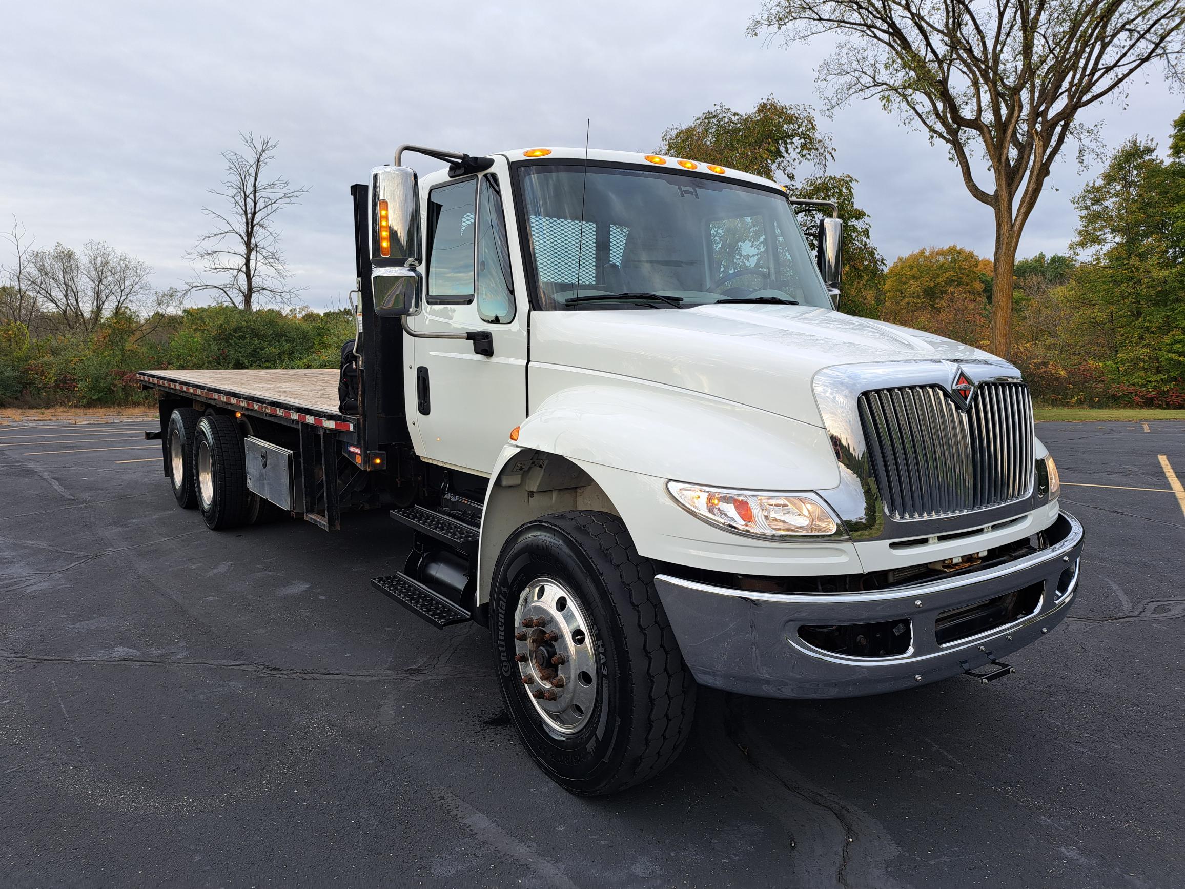 2018 INTERNATIONAL 4400 - image 1 of 6