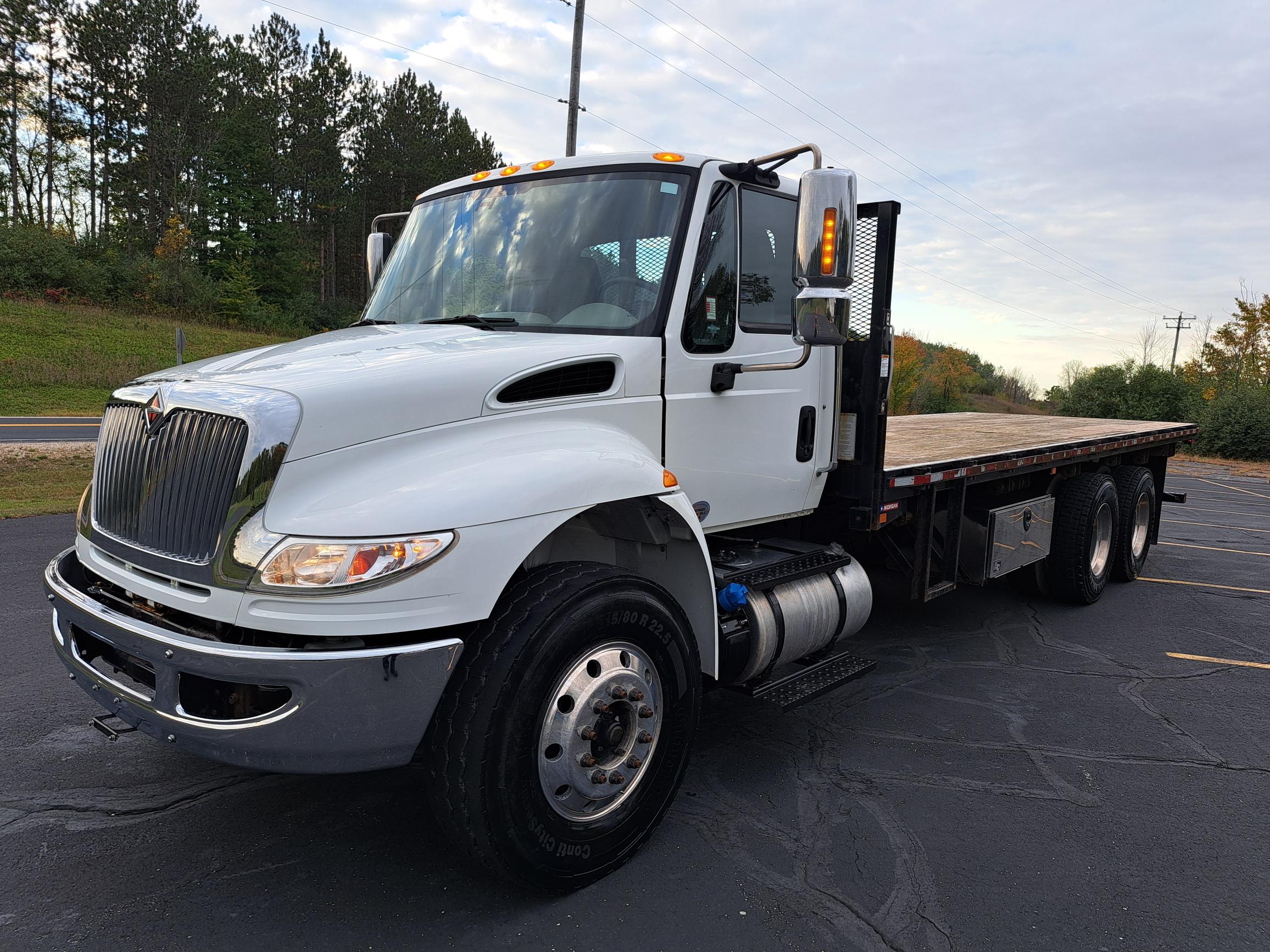 2018 INTERNATIONAL 4400 - image 3 of 6