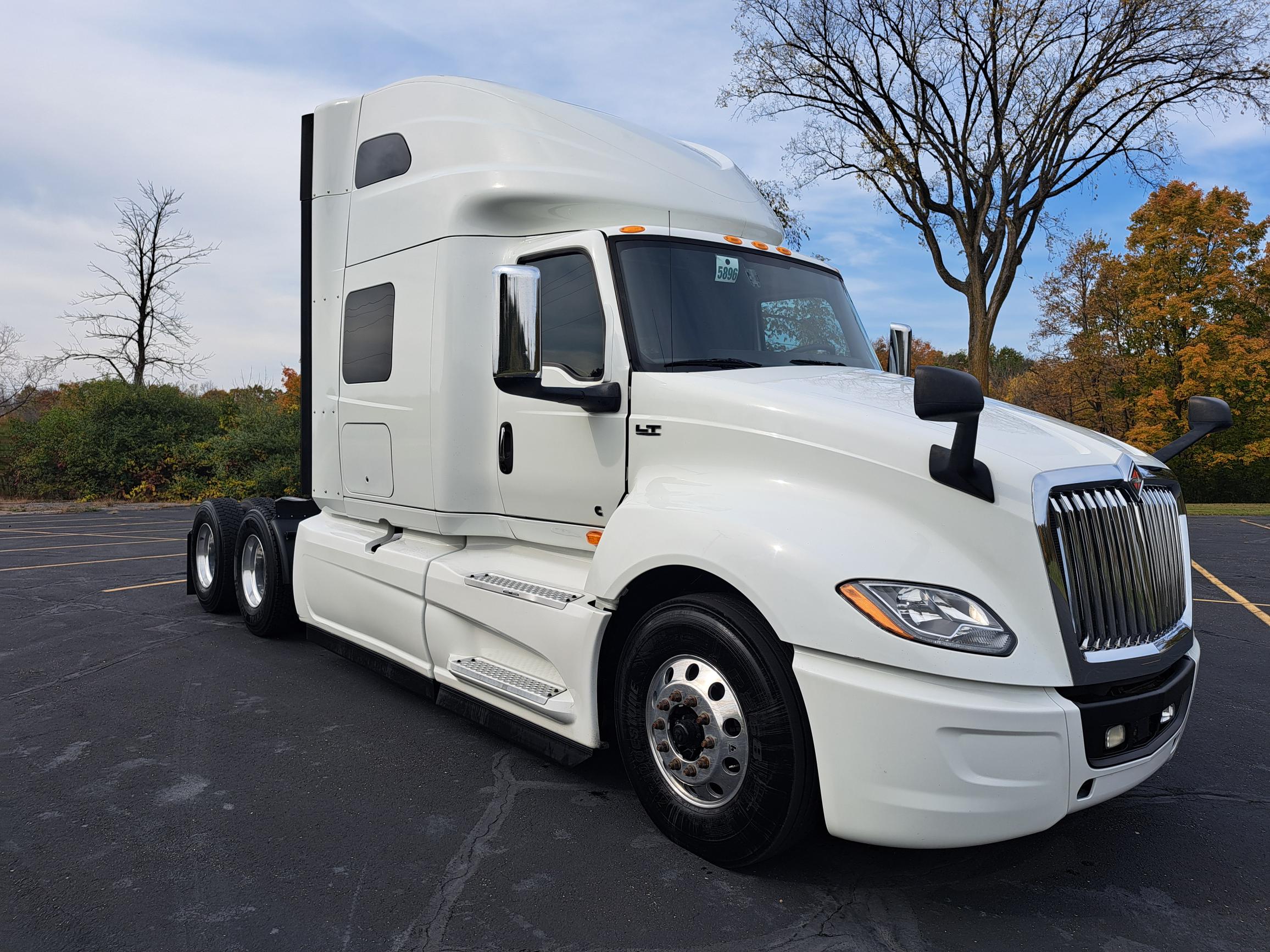 2019 INTERNATIONAL LT625 2019 INTERNATIONAL LT625 - image 1 of 6