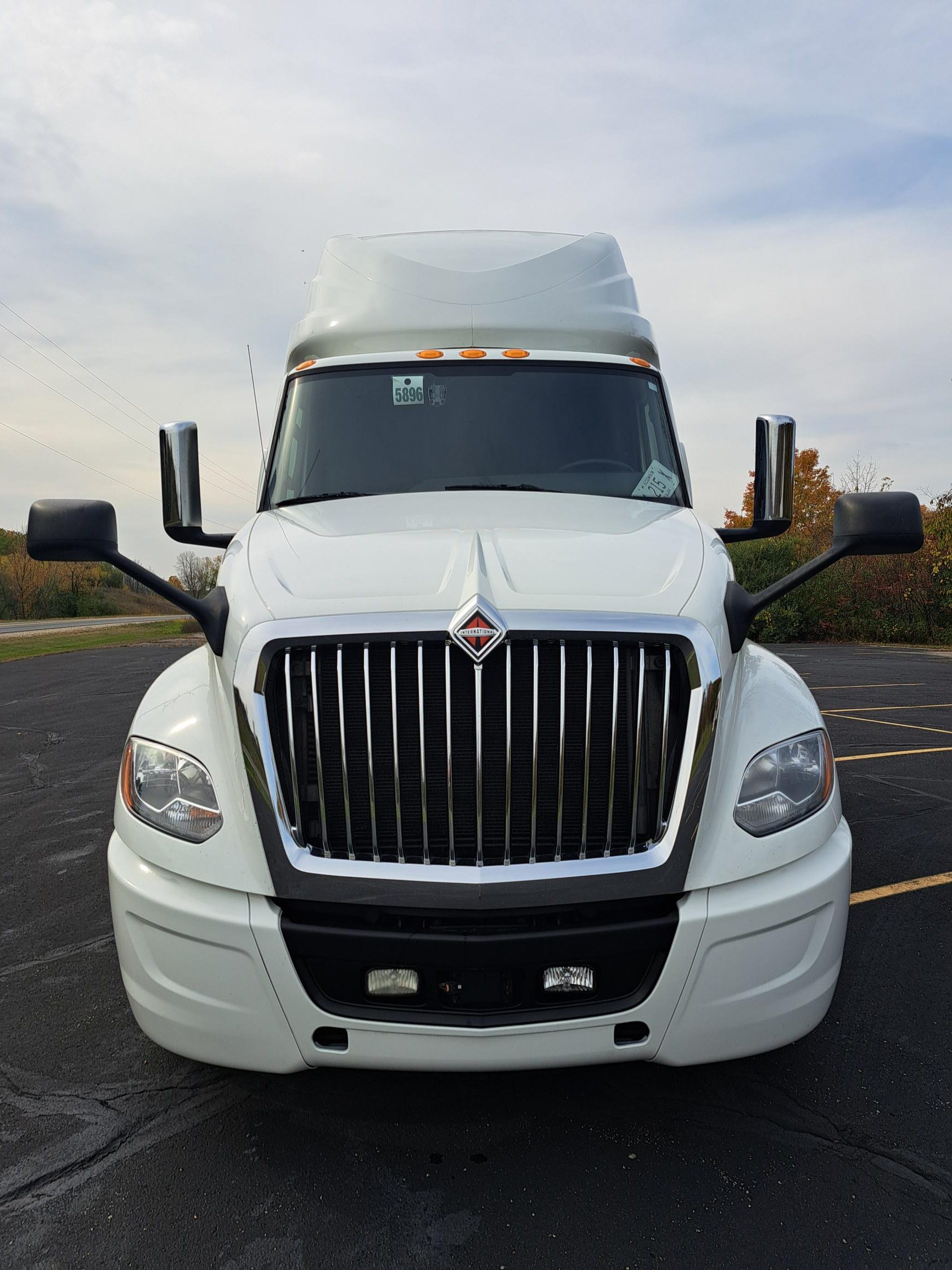 2019 INTERNATIONAL LT625 2019 INTERNATIONAL LT625 - image 5 of 6
