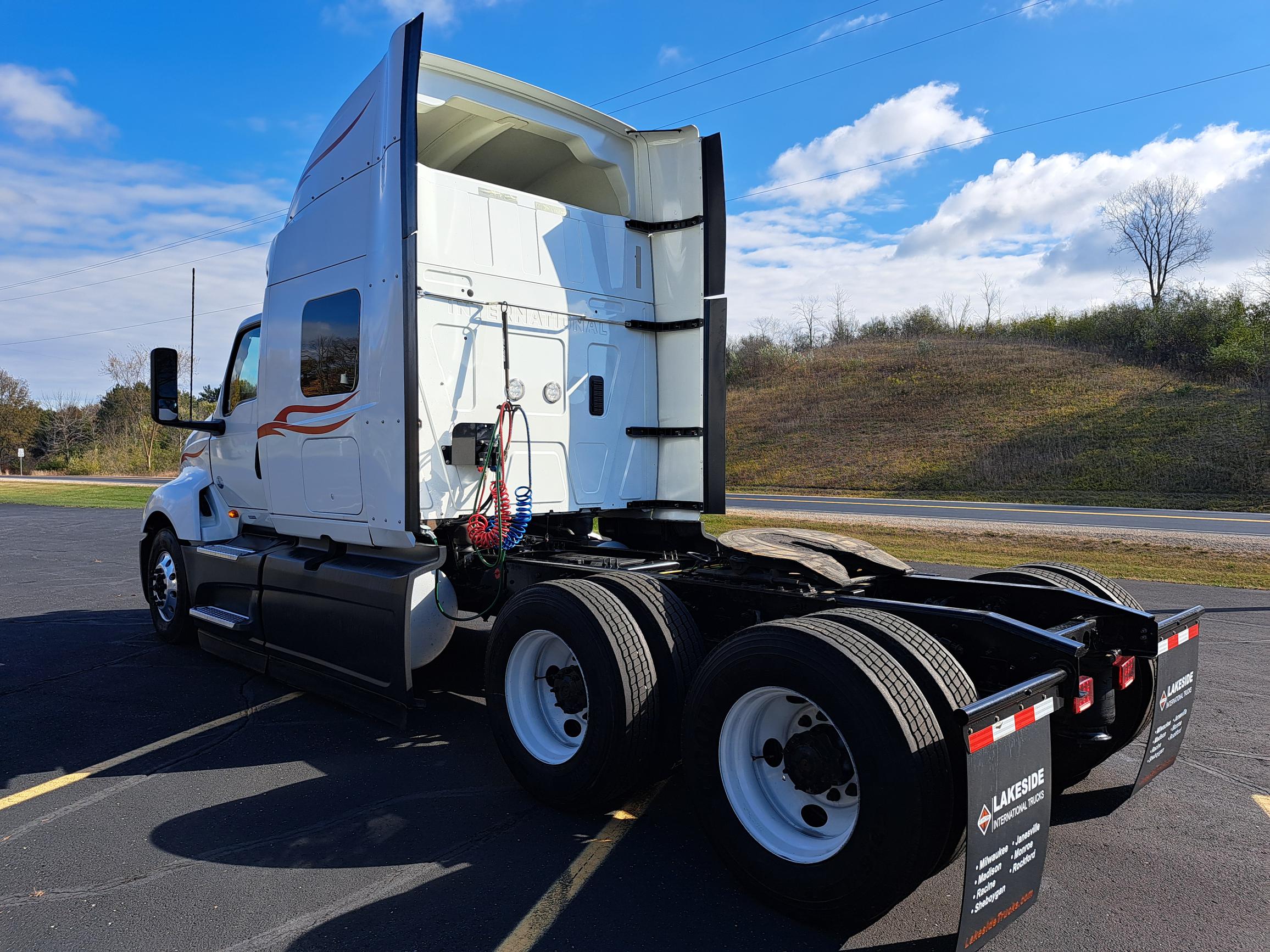 2022 INTERNATIONAL LT625 2022 INTERNATIONAL LT625 - image 4 of 6