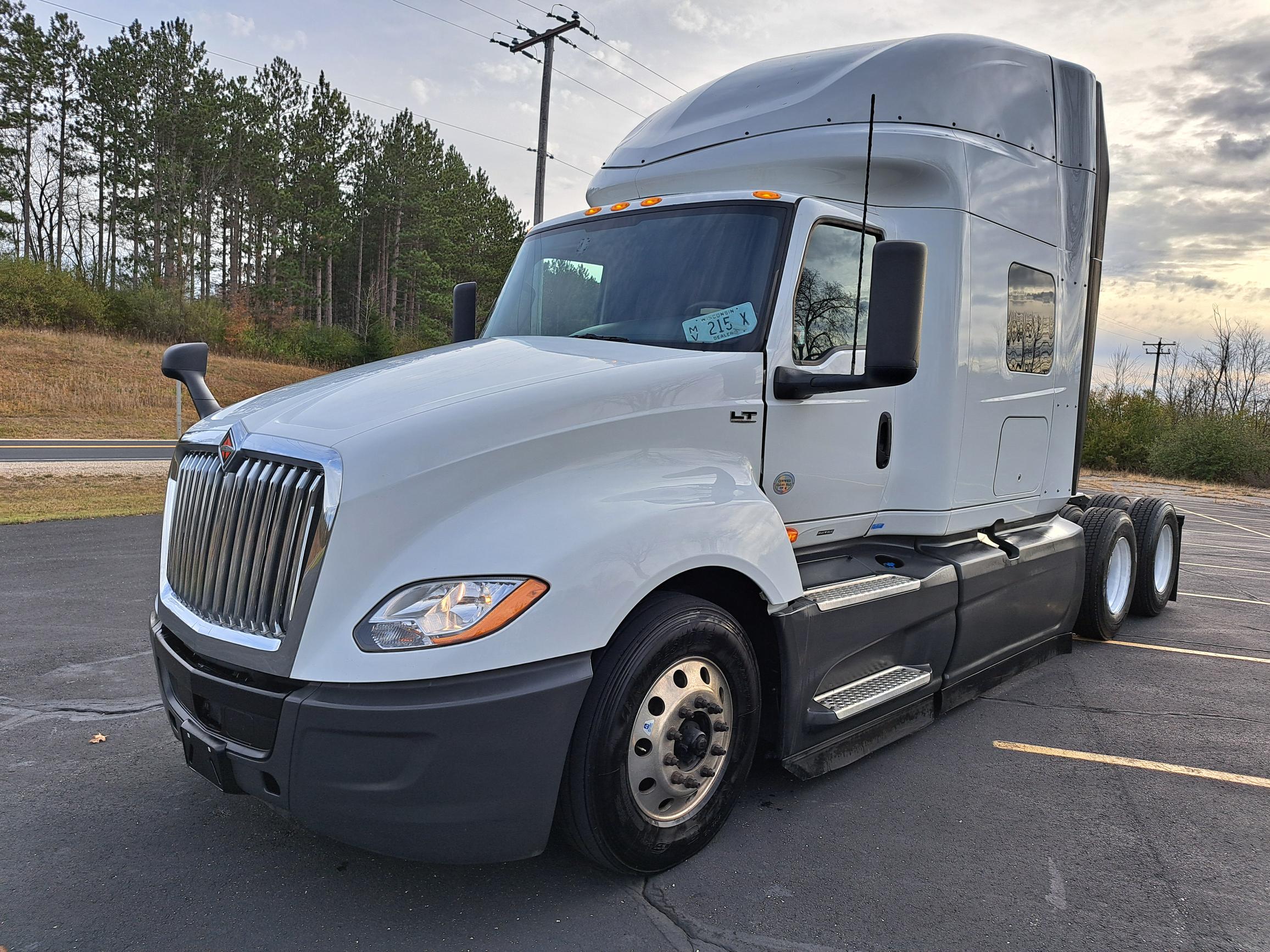 2022 INTERNATIONAL LT625 2022 INTERNATIONAL LT625 - image 3 of 6