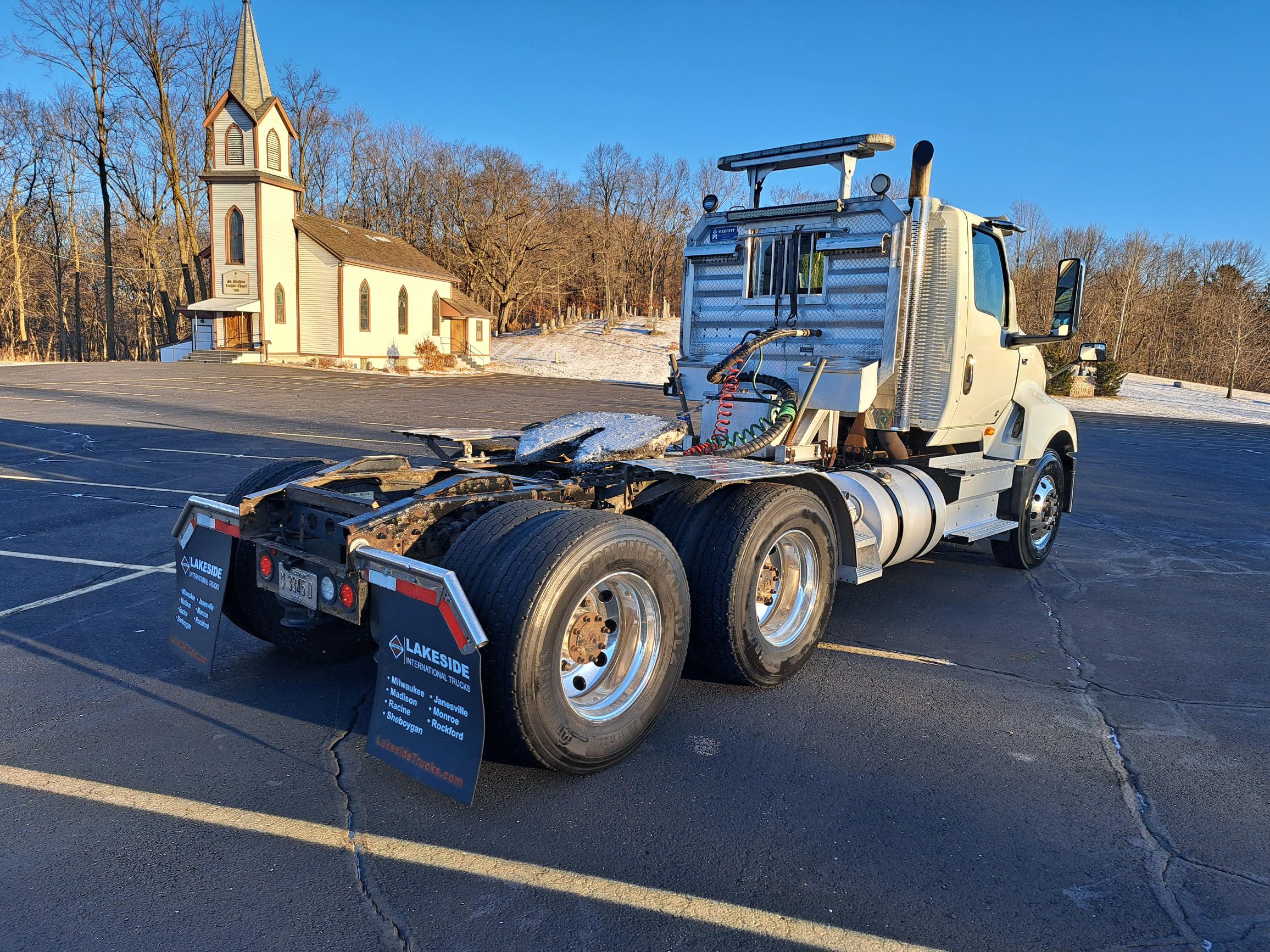 2019 INTERNATIONAL LT625 2019 INTERNATIONAL LT625 - image 2 of 6