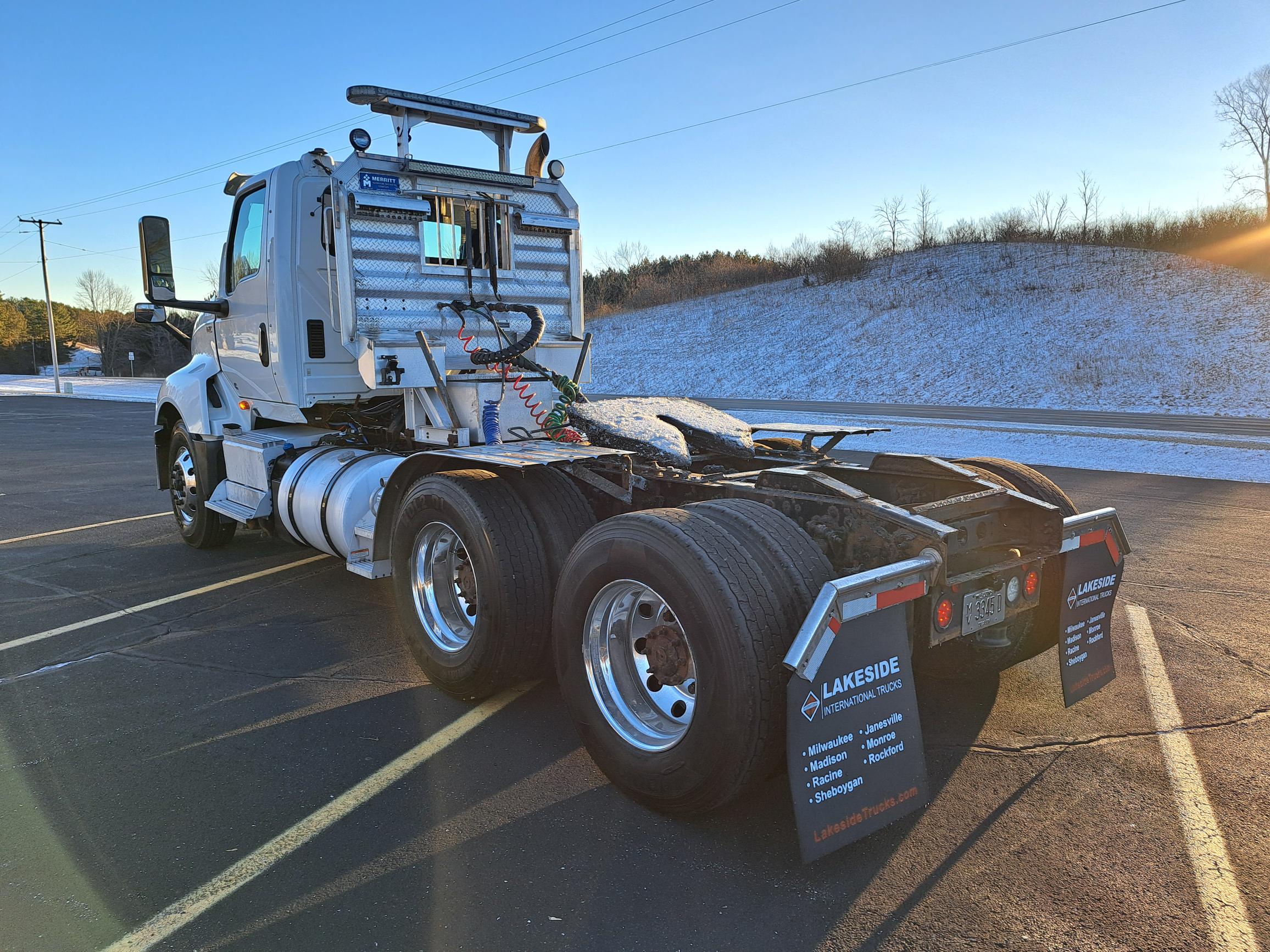 2019 INTERNATIONAL LT625 2019 INTERNATIONAL LT625 - image 4 of 6