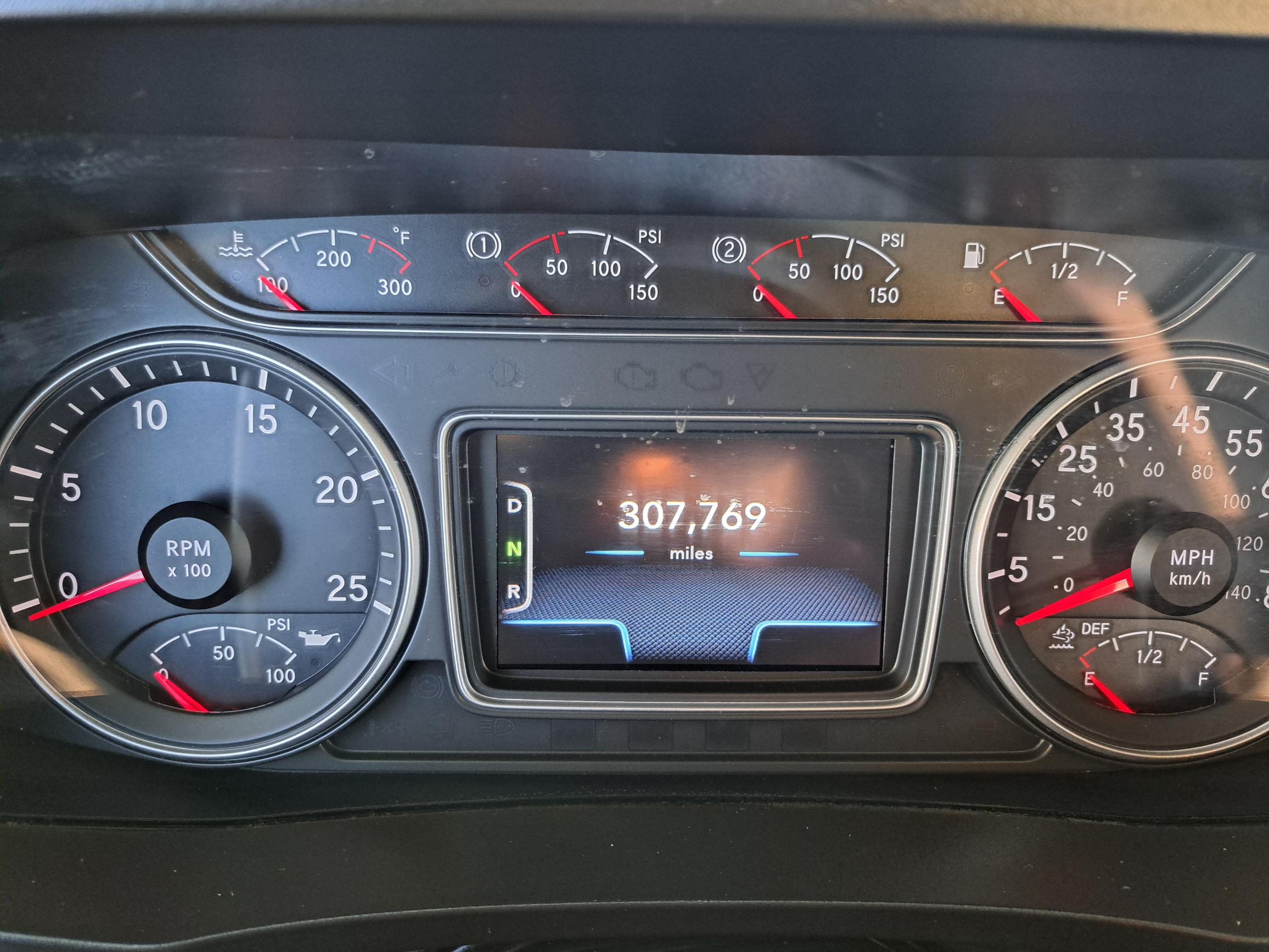 2019 INTERNATIONAL LT625 UT18129-11 2019 INTERNATIONAL LT625 UT18129-11