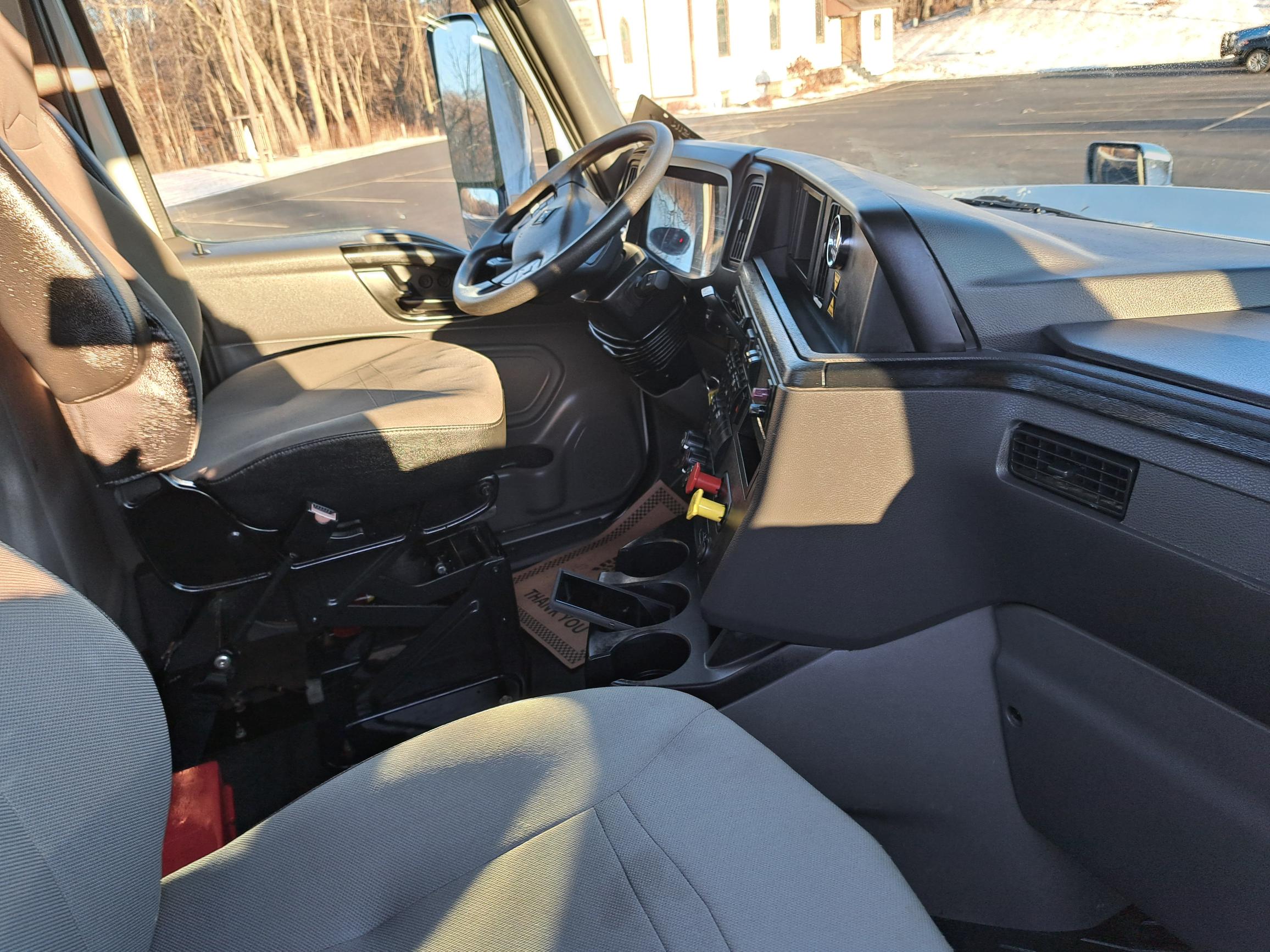 2019 INTERNATIONAL LT625 UT18129-13 2019 INTERNATIONAL LT625 UT18129-13