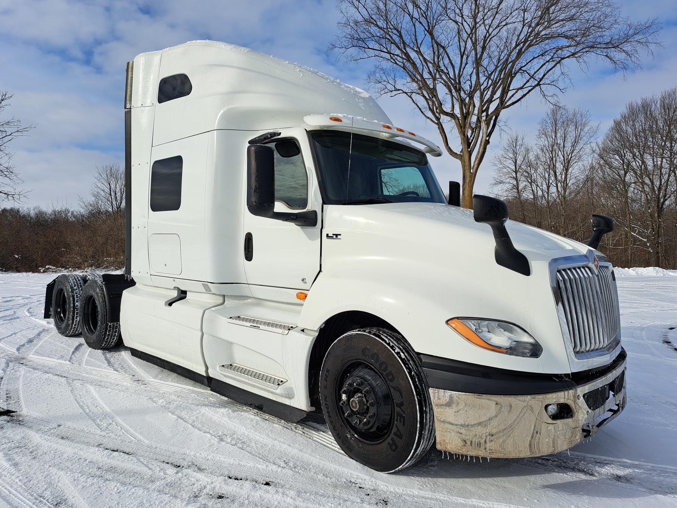 2020 INTERNATIONAL LT625 2020 INTERNATIONAL LT625 - image 1 of 6