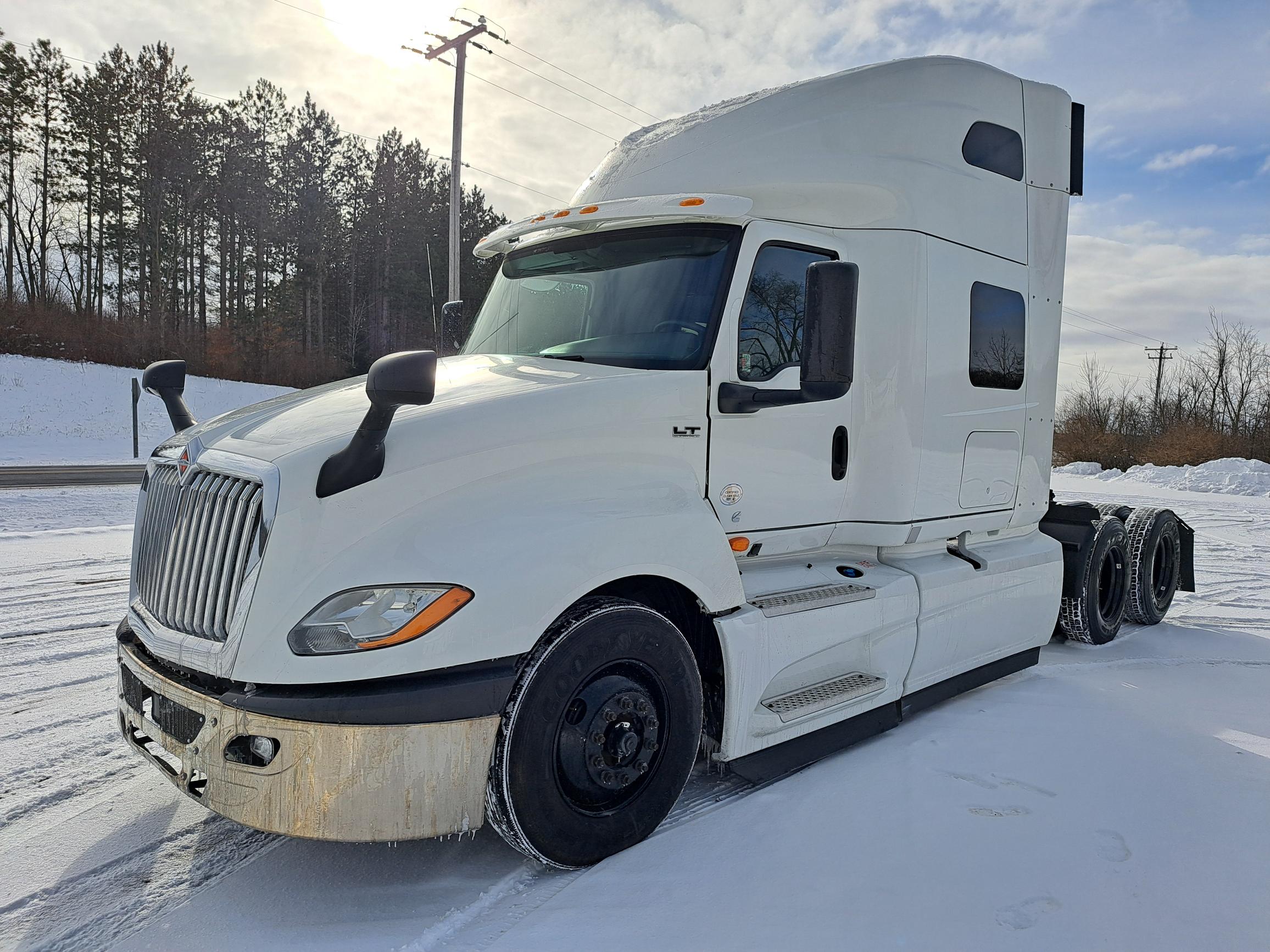 2020 INTERNATIONAL LT625 2020 INTERNATIONAL LT625 - image 3 of 6