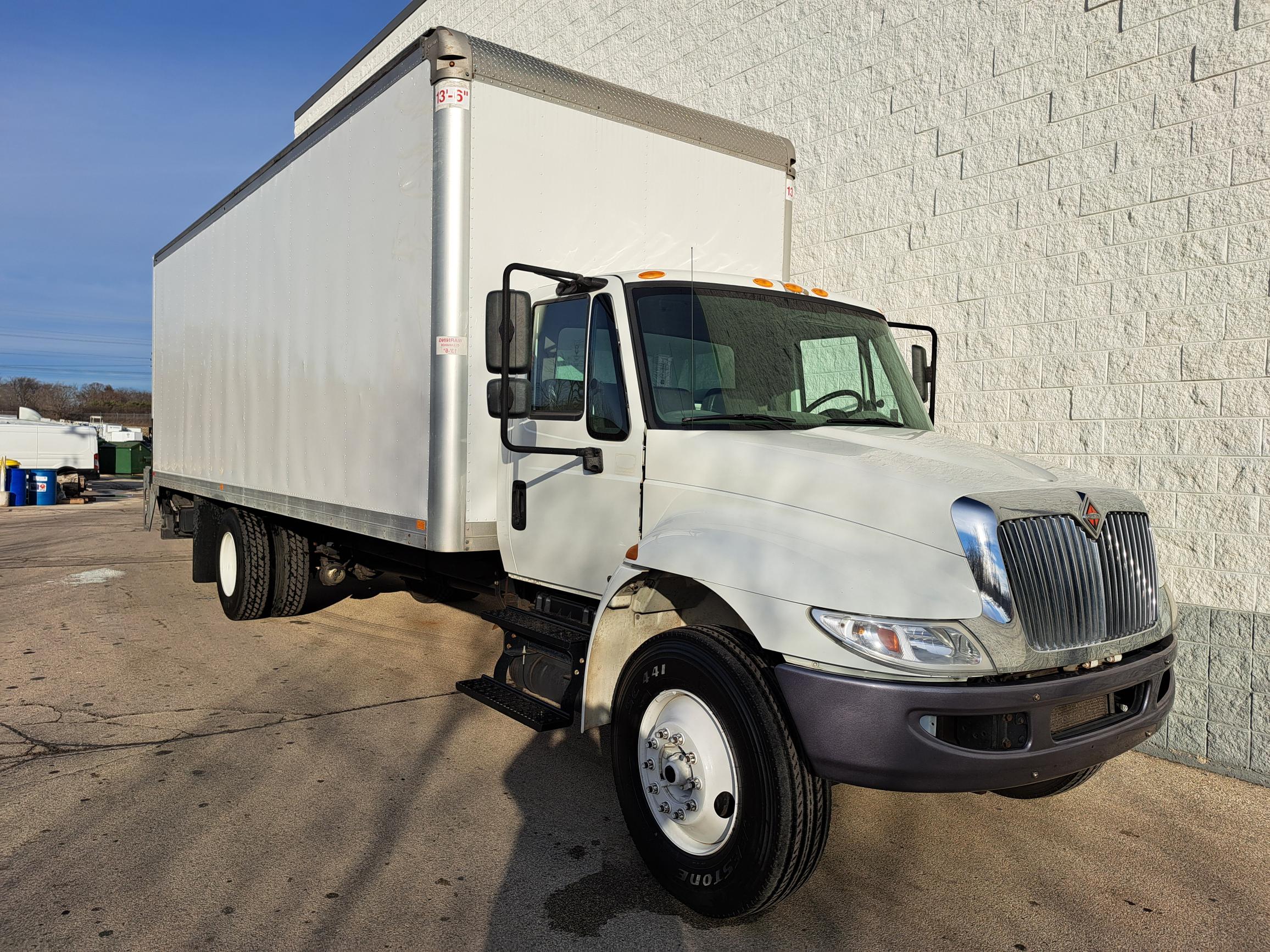 2019 International 4300 - image 1 of 6