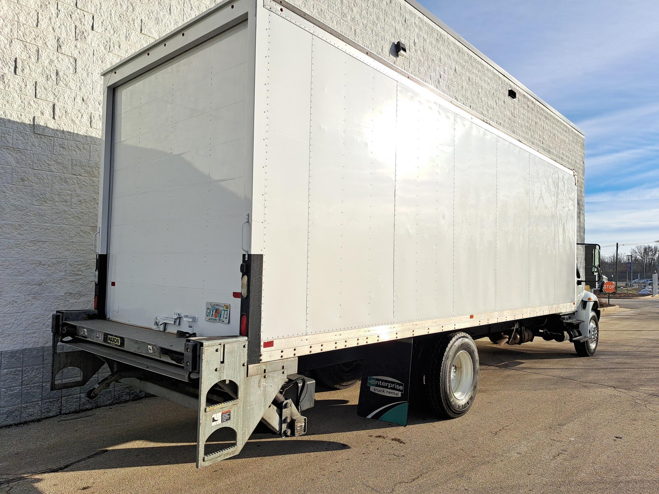 2019 International 4300 - image 2 of 6