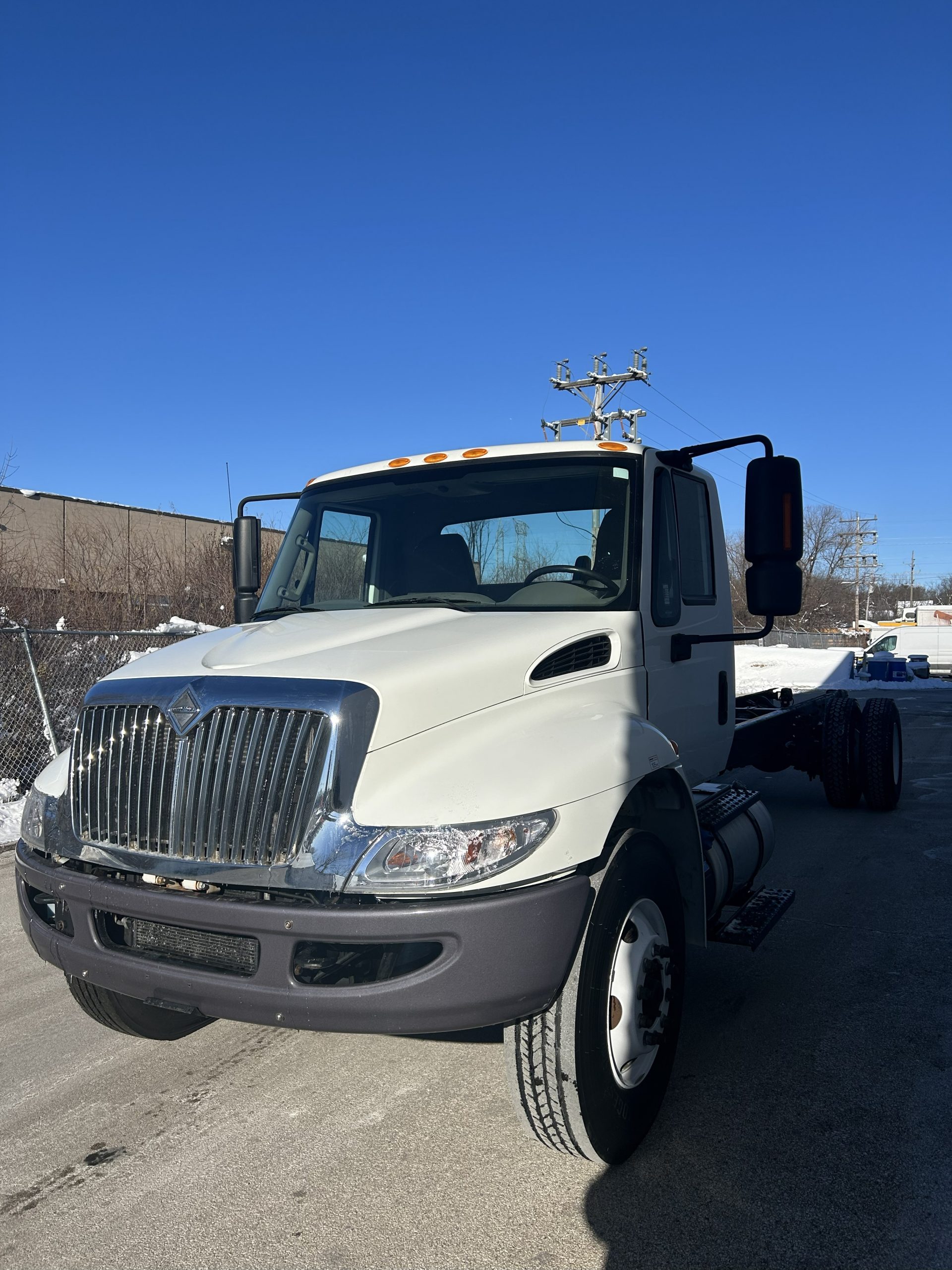 2018 International 4300 2018 International 4300 - image 4 of 6