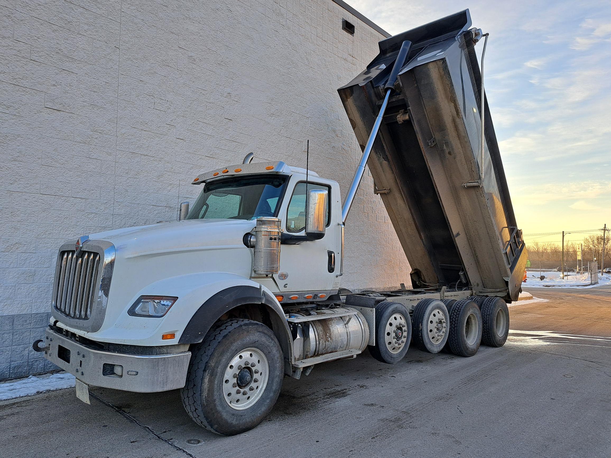 2022 INTERNATIONAL HX620 - image 4 of 6