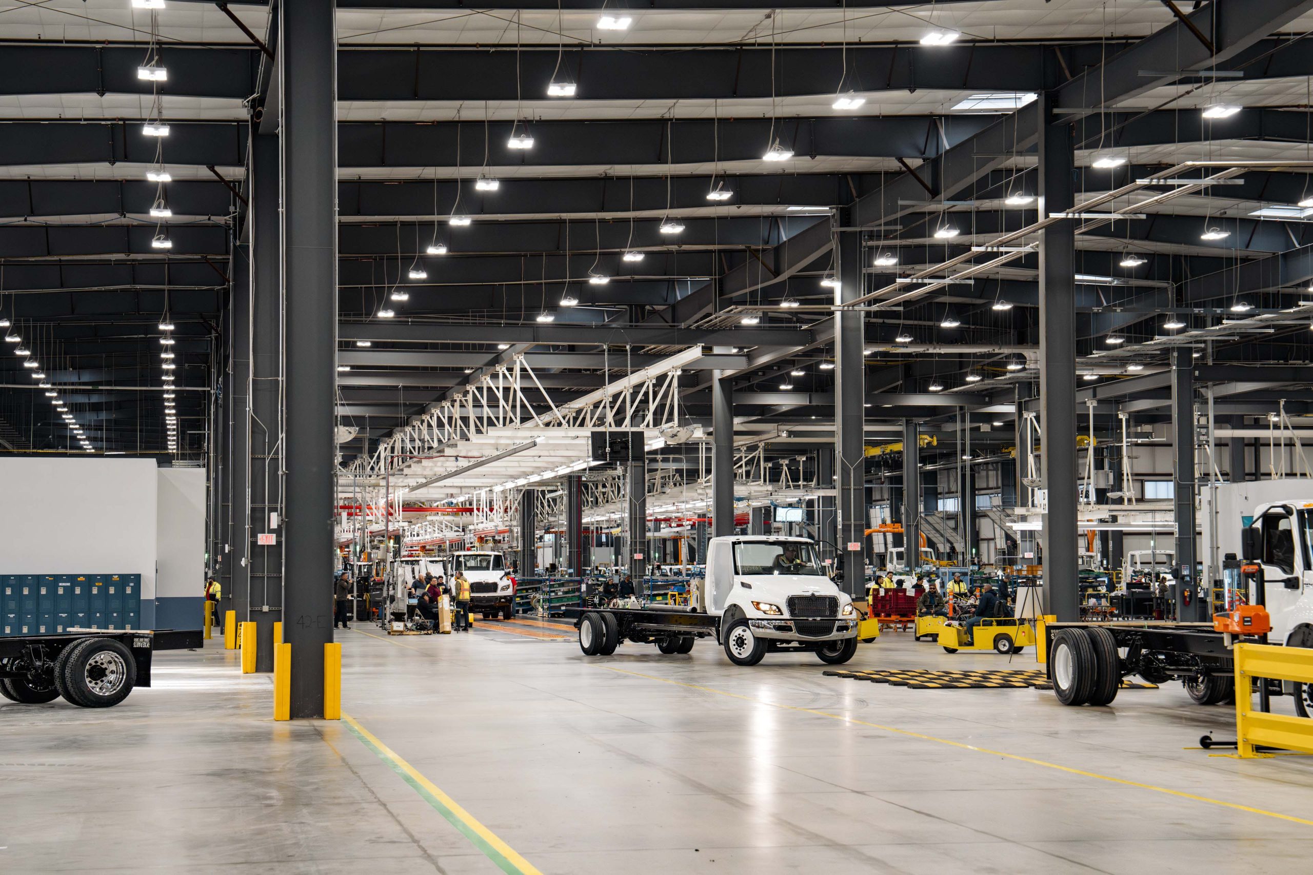 international-trucks-in-workshop-STX-assembly-line-231205-7075