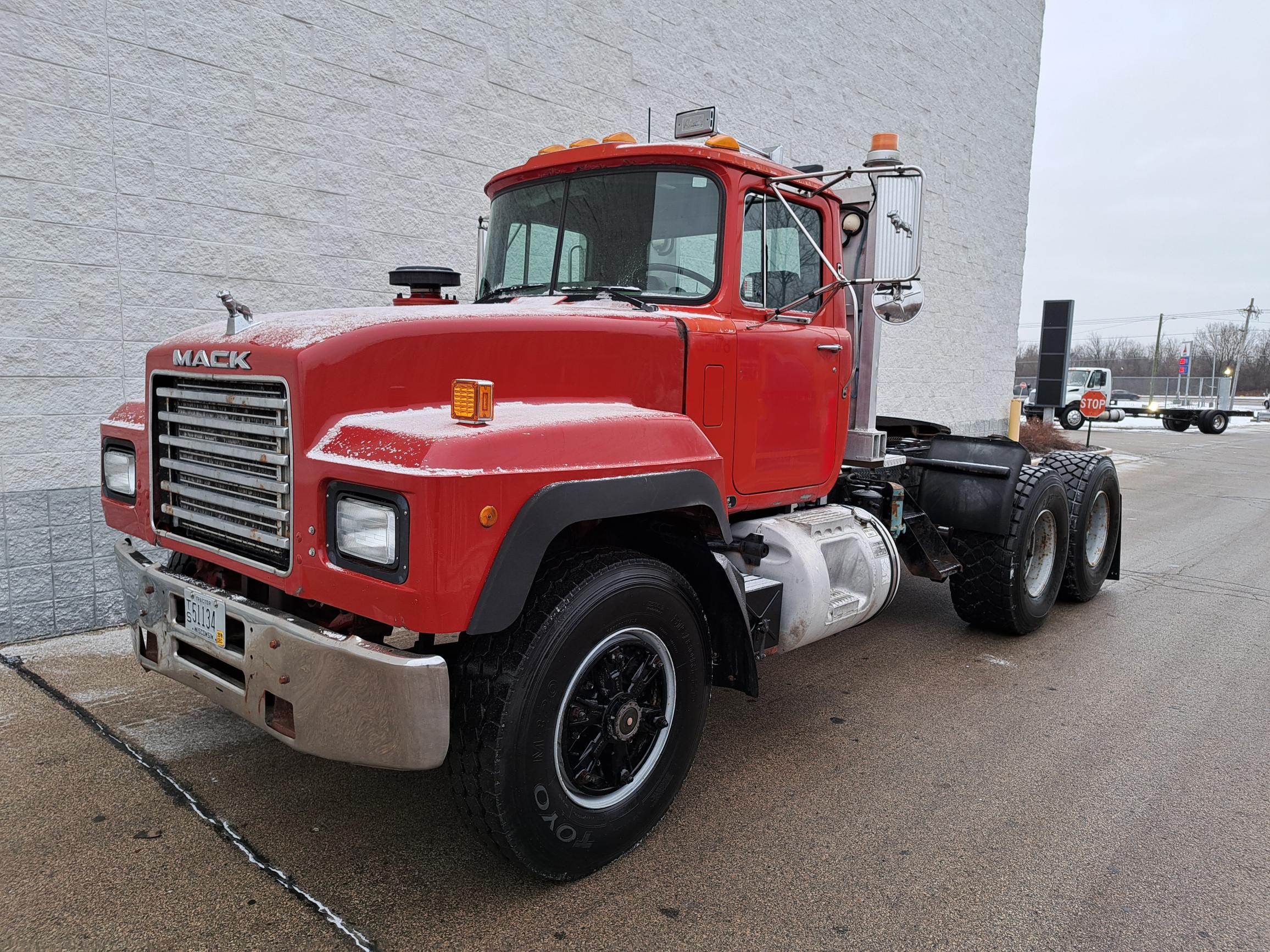 1997 Mack RD600S - image 3 of 6