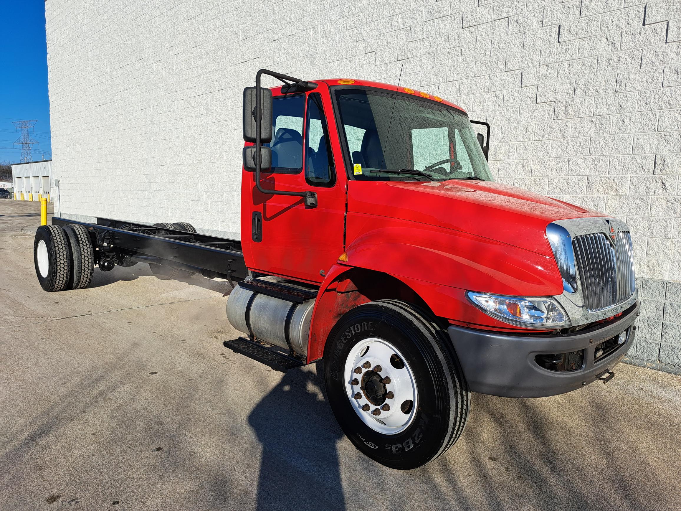 2019 INTERNATIONAL 4300 - image 1 of 6