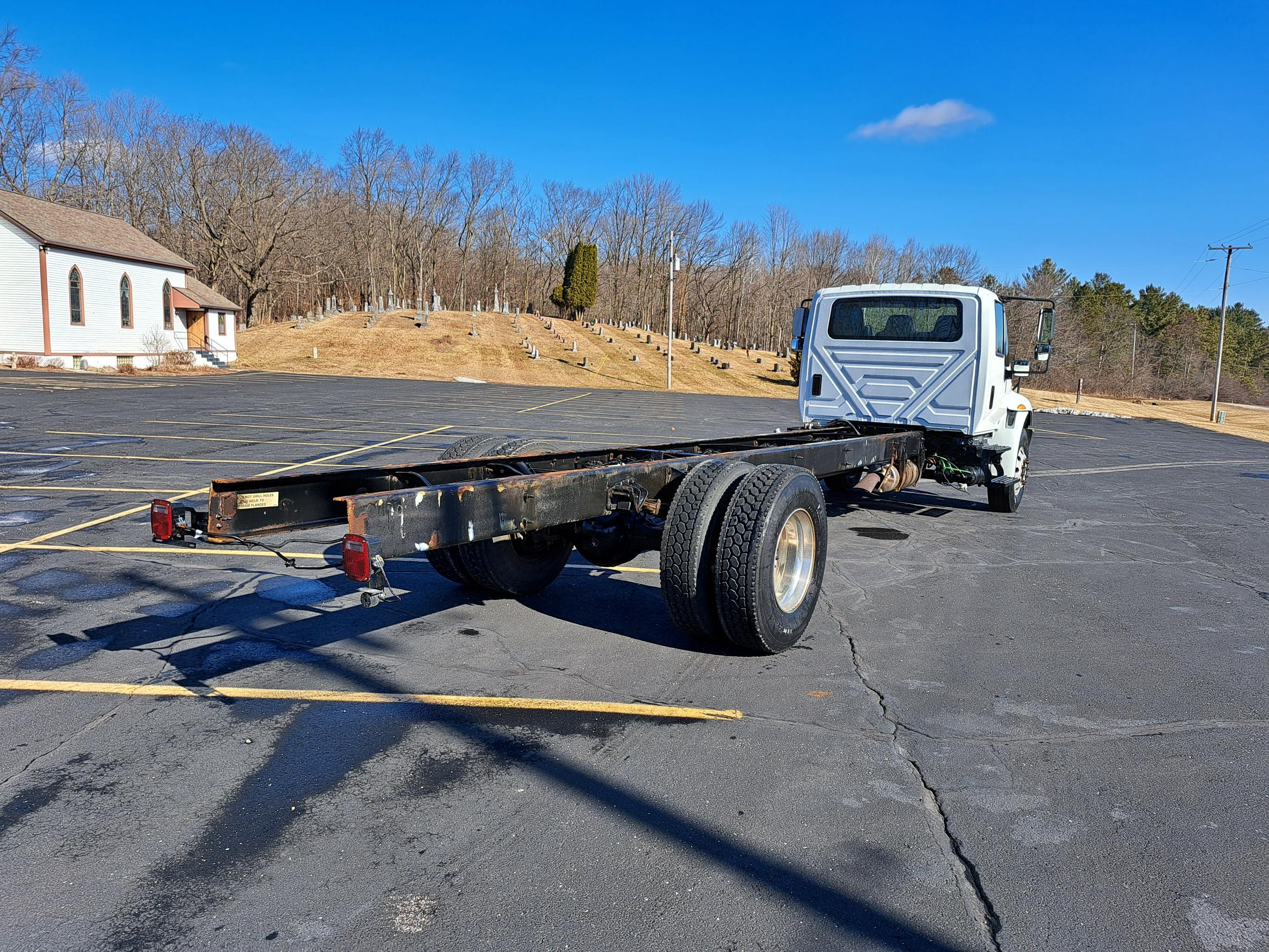 2019 INTERNATIONAL 4300 2019 INTERNATIONAL 4300 - image 2 of 6