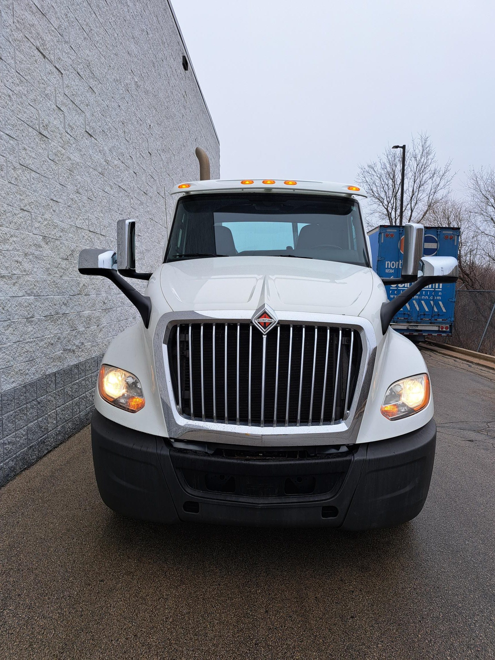 2019 INTERNATIONAL LT625 - image 5 of 6
