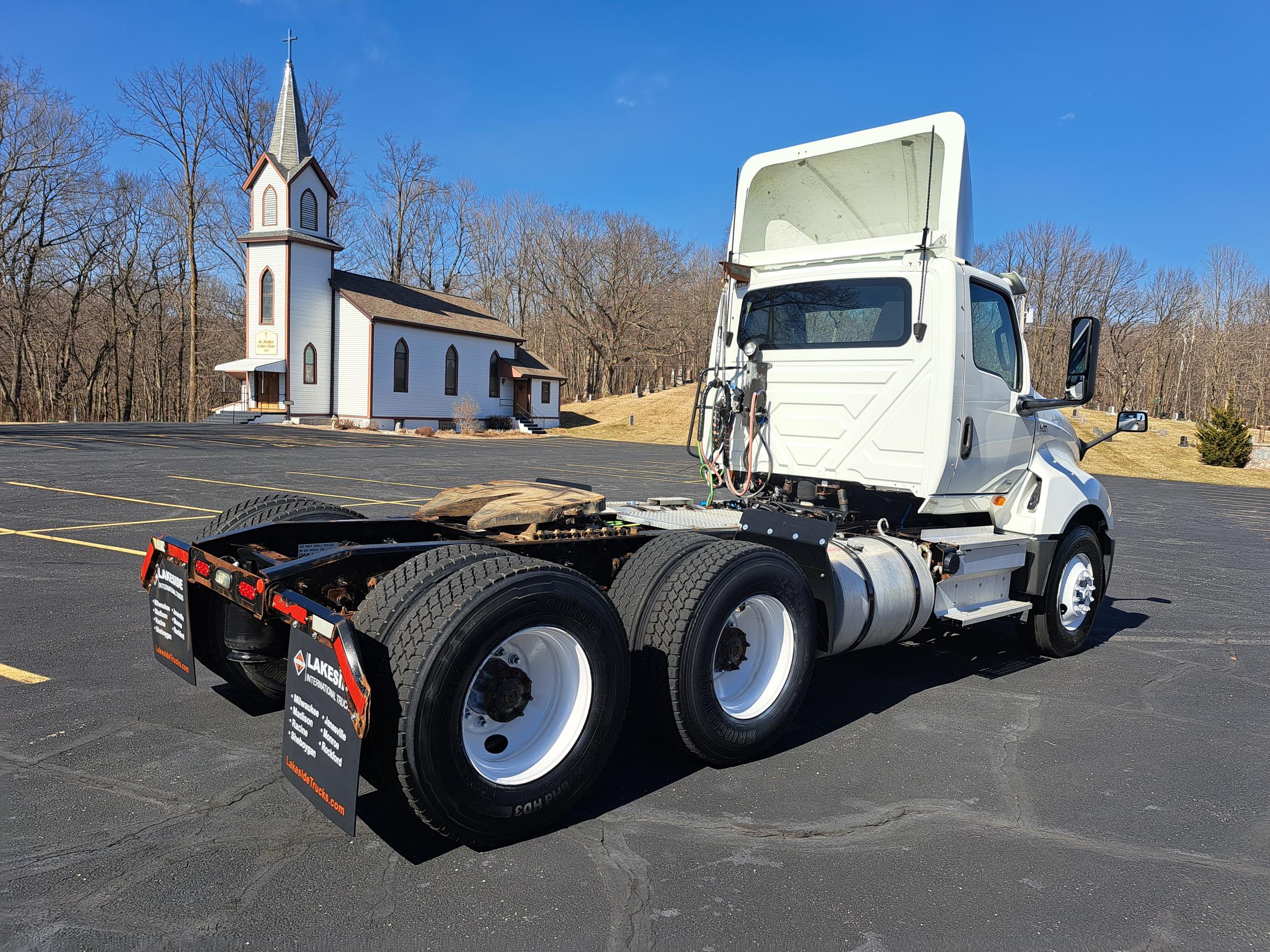 2019 INTERNATIONAL LT625 2019 INTERNATIONAL LT625 - image 2 of 6