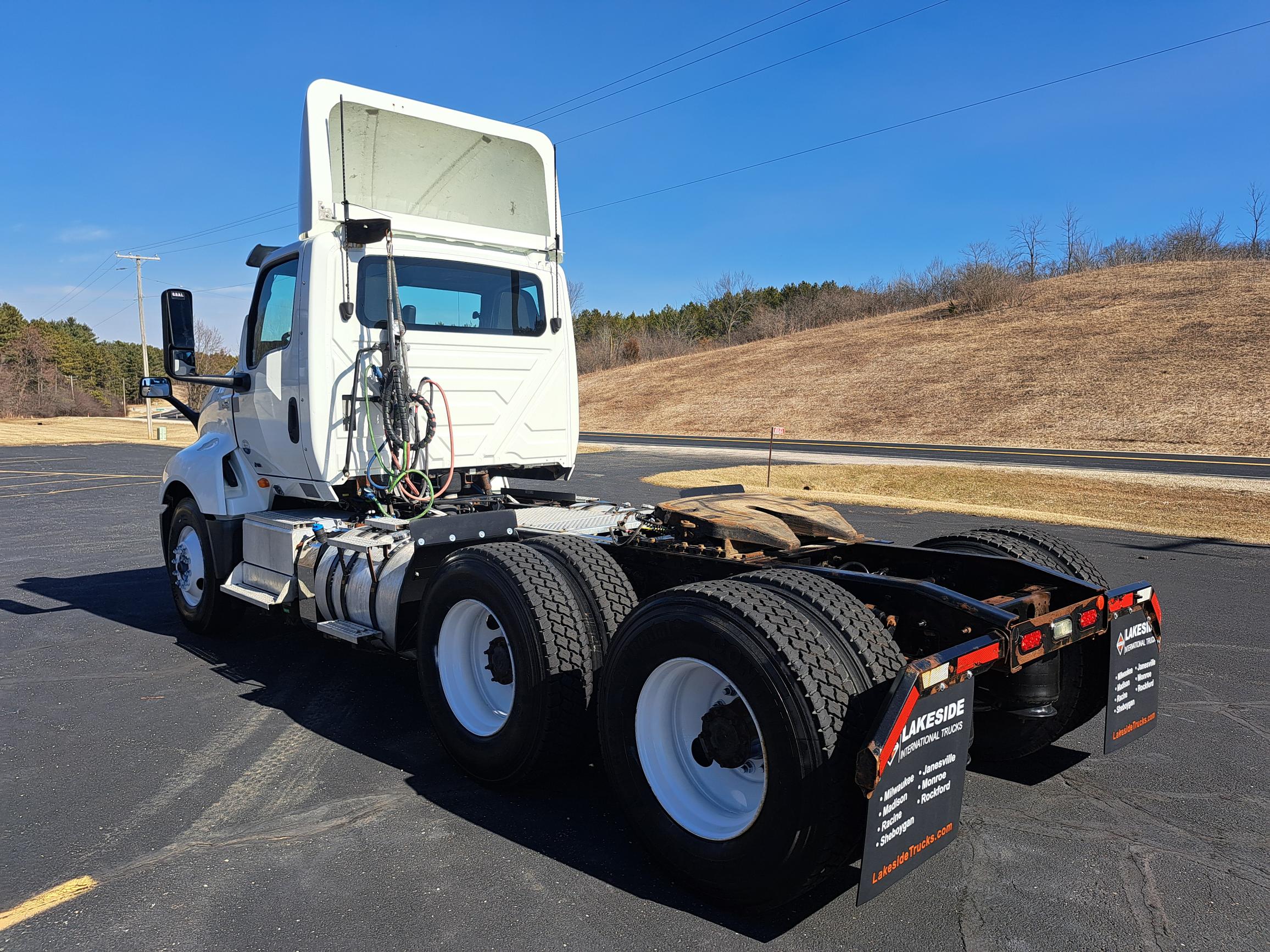 2019 INTERNATIONAL LT625 2019 INTERNATIONAL LT625 - image 4 of 6