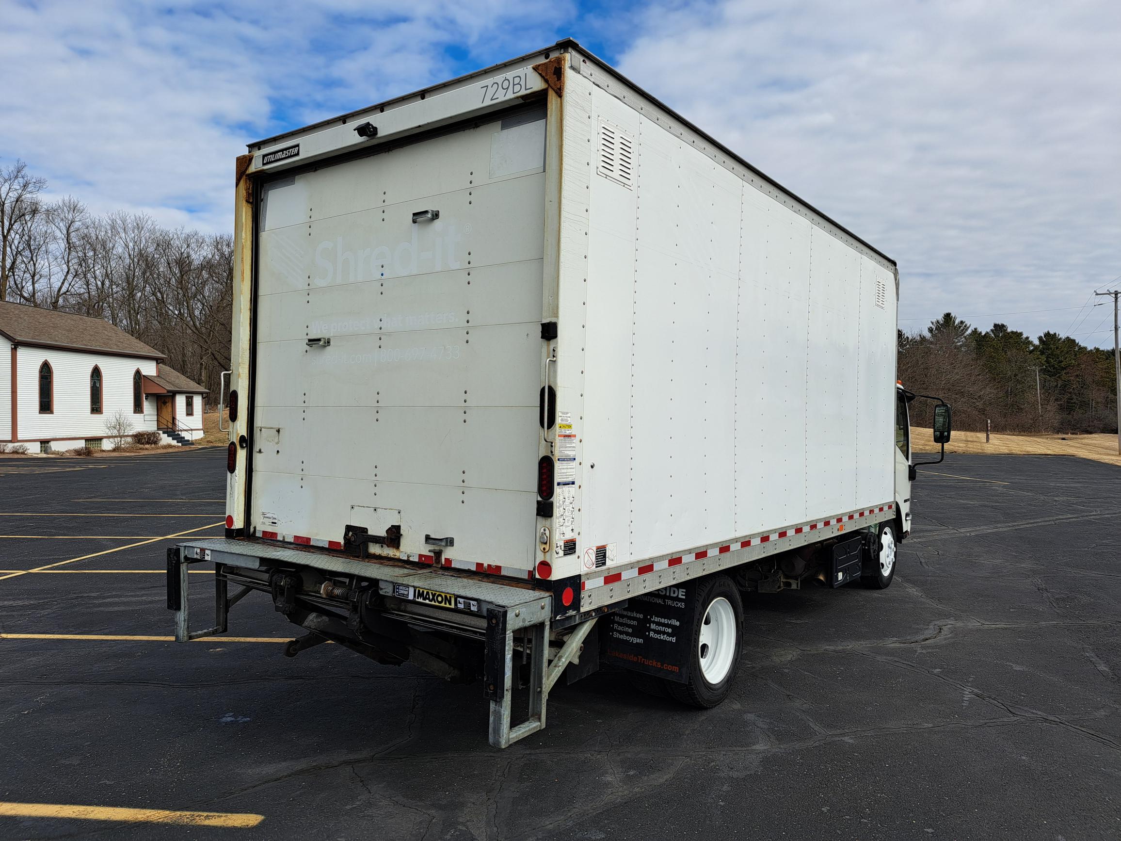 2018 Isuzu NRR 2018 Isuzu NRR - image 2 of 6