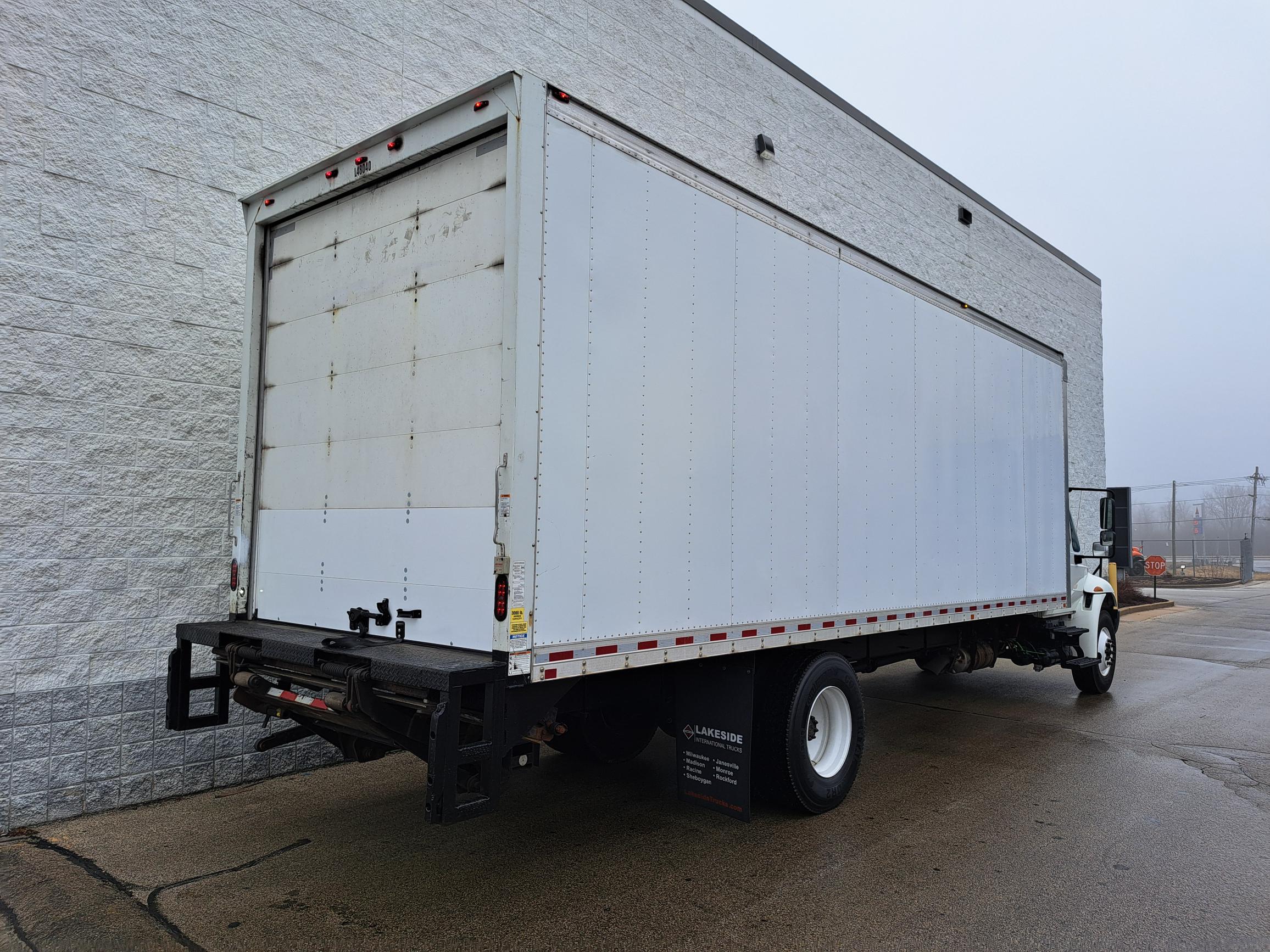 2018 International - image 2