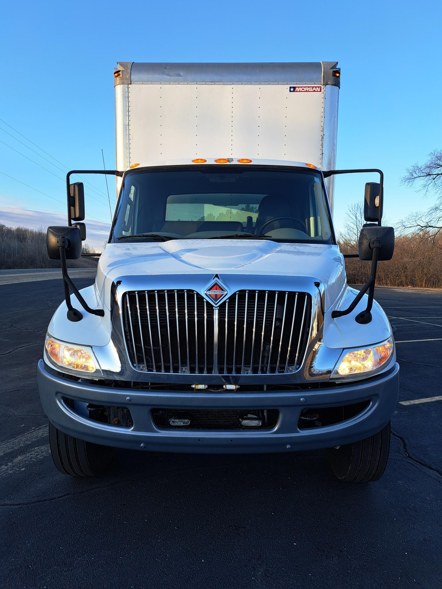 2018 International - image 5