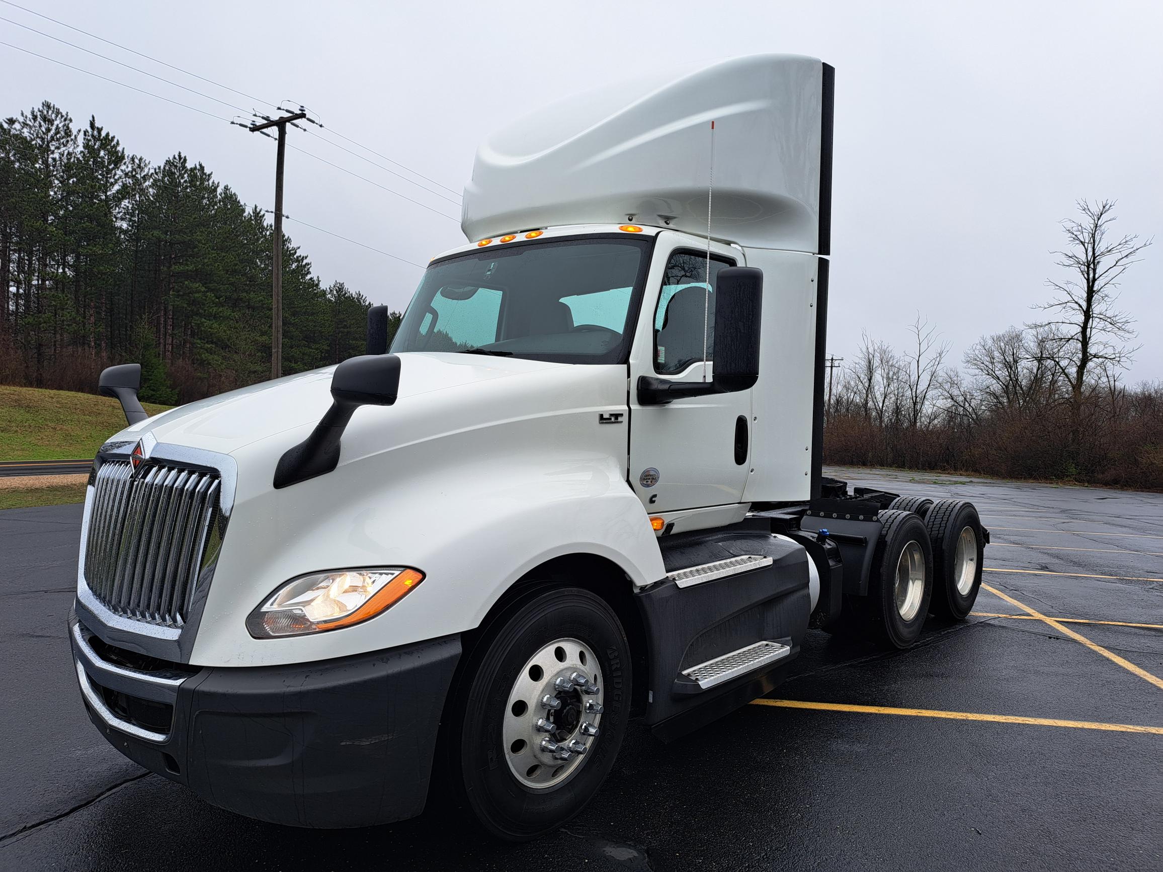 2021 INTERNATIONAL LT625 - image 3 of 6