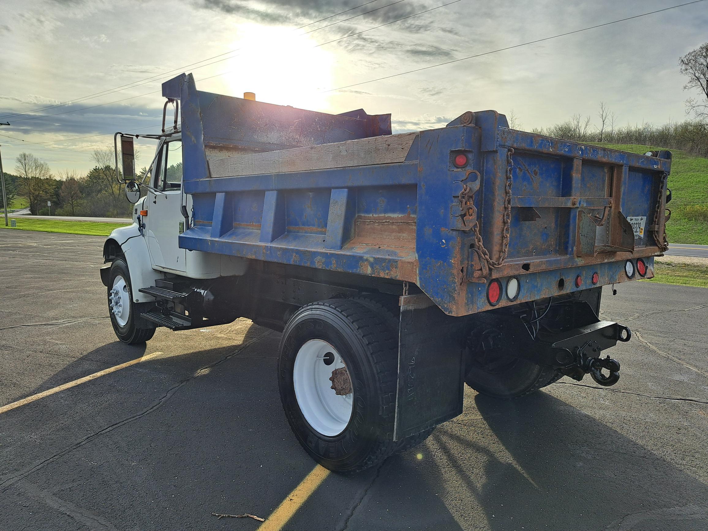 1998 INTERNATIONAL 4900 - image 4 of 6