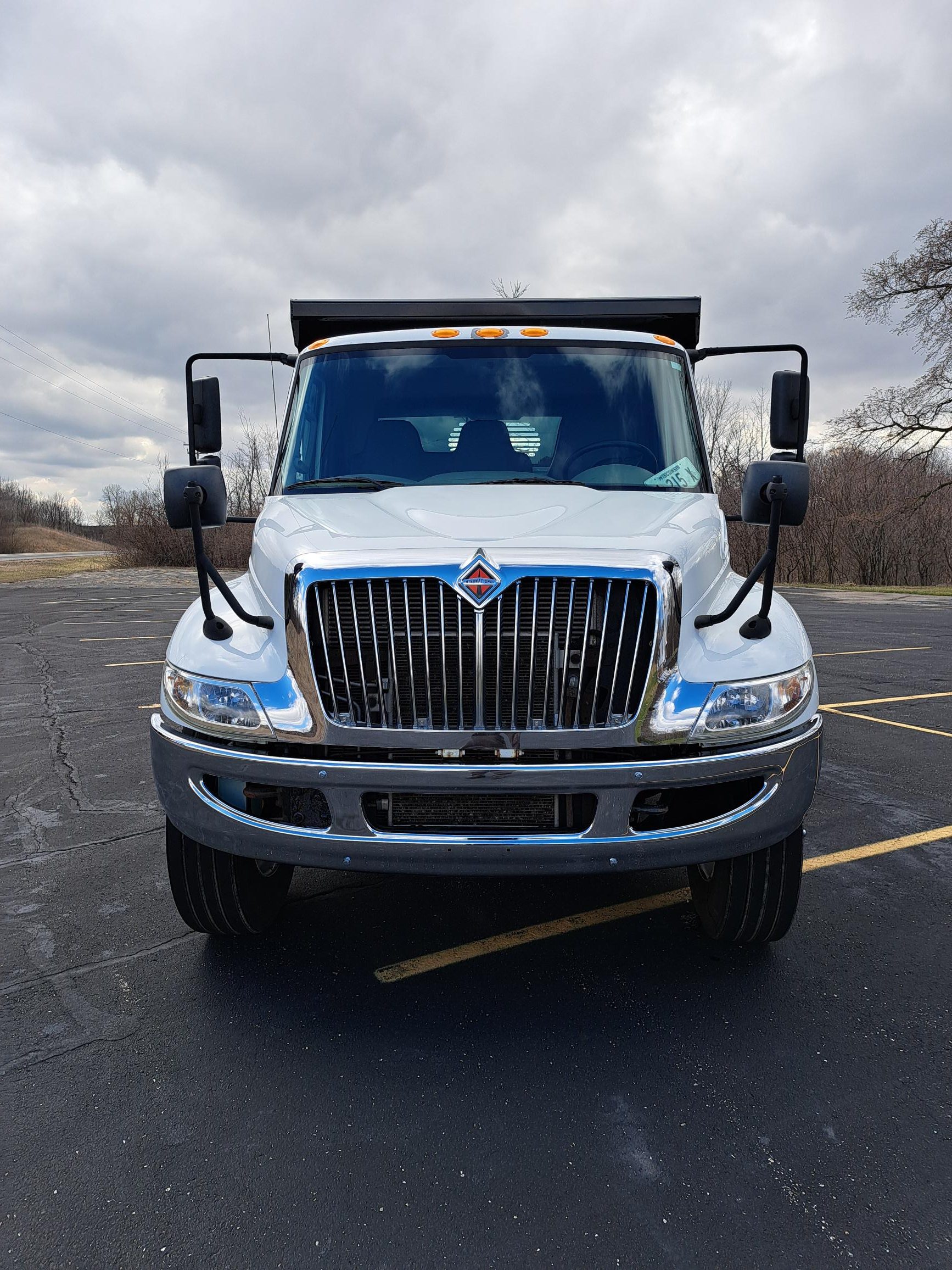 2019 International - image 5