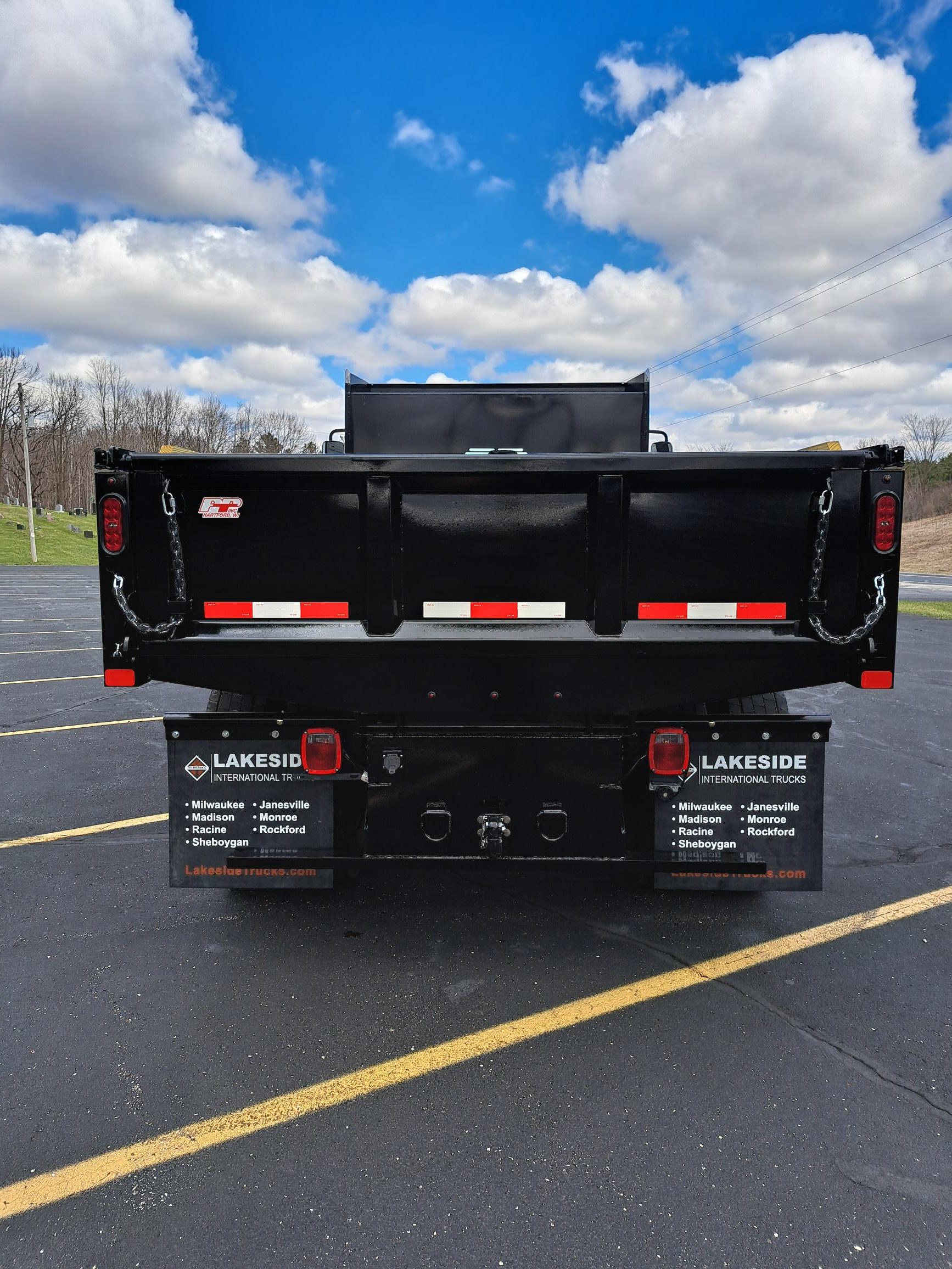 2019 International - image 6