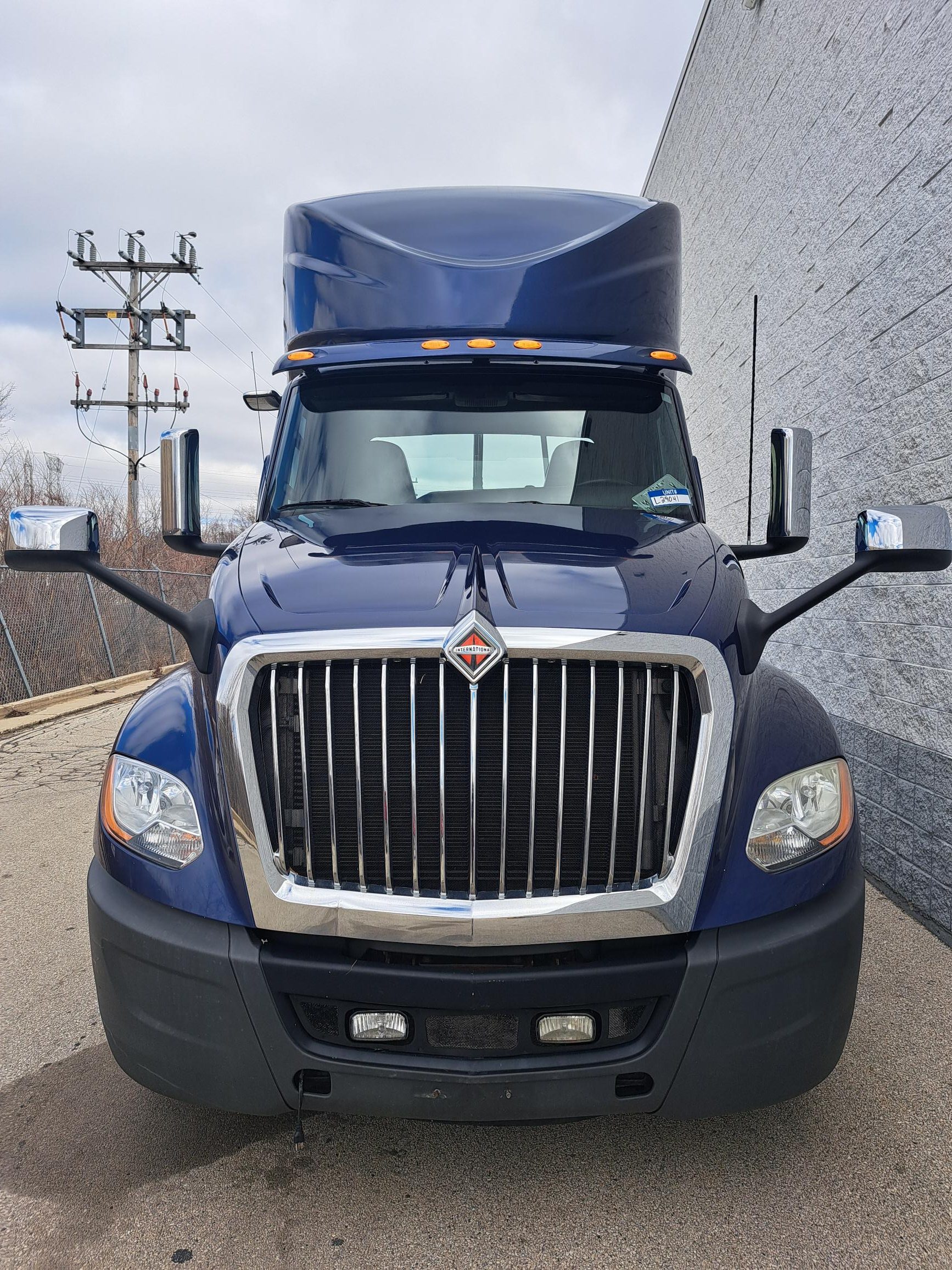 2019 INTERNATIONAL LT625 - image 5 of 6